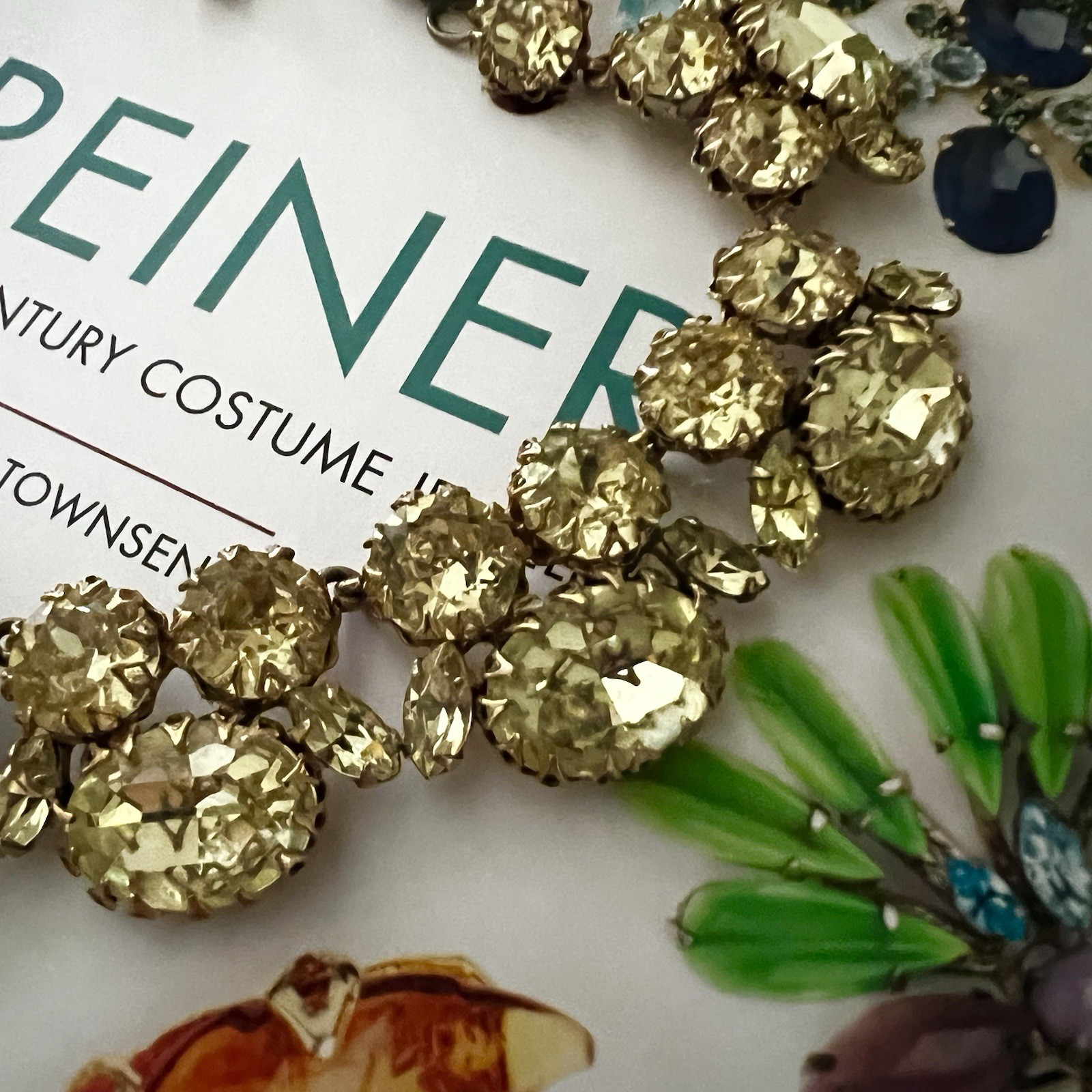 Vintage Schreiner Bright Yellow Foiled Crystals Rhinestone Collar Necklace
