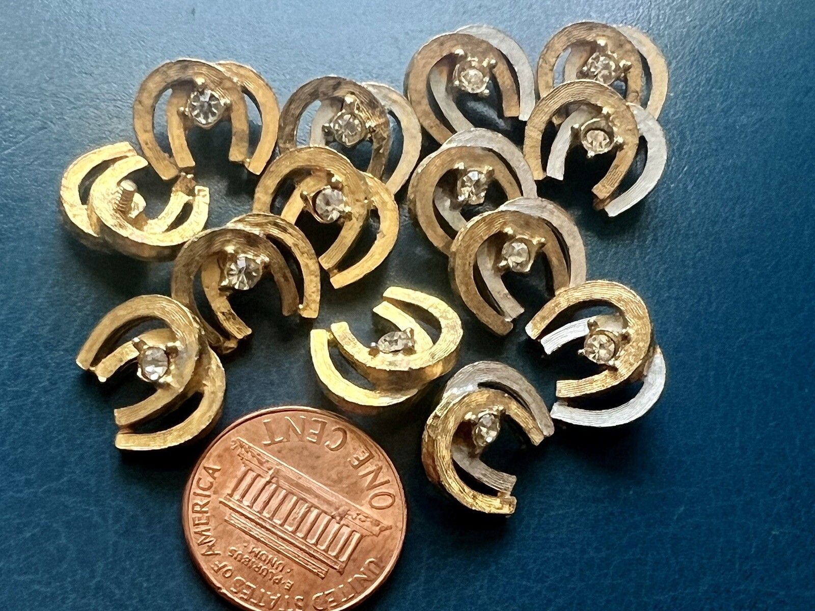 14 Vintage Gold & Silver Metal Horseshoe Good Luck Cutouts Jewelry Making Lot￼