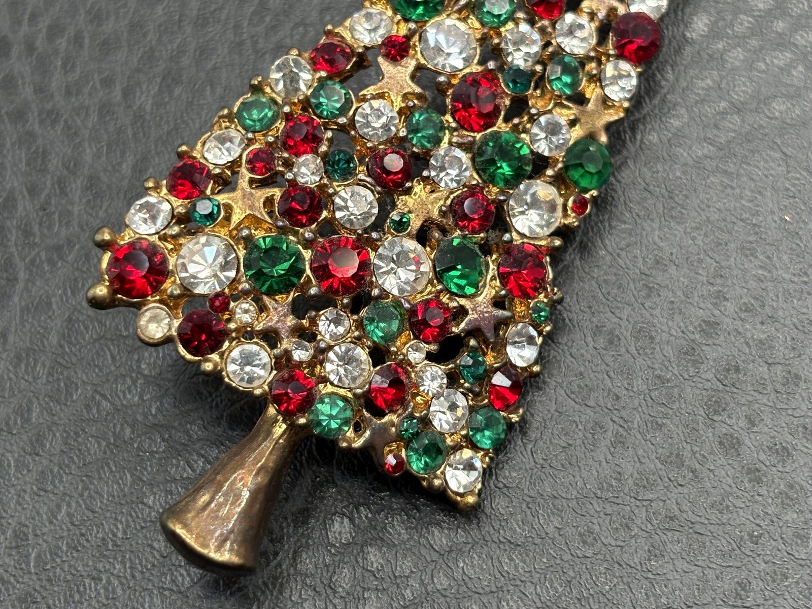 Vintage Large Gold Tone Christmas Tree Brooch Red Green Clear Rhinestone Pin