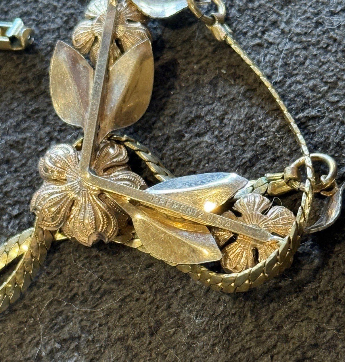 Krementz 1/20 12K GF 2 tone necklace Flower necklace Approx 16” V Necklace