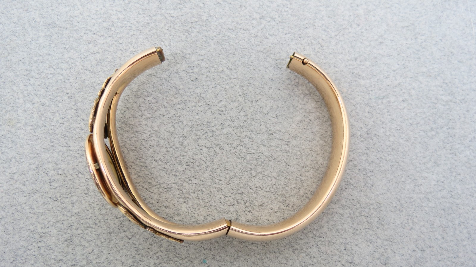 Victorian Gold Filled Bangle Bracelet 43 Grams AC Co Hinged 7.75″ Photo Locket