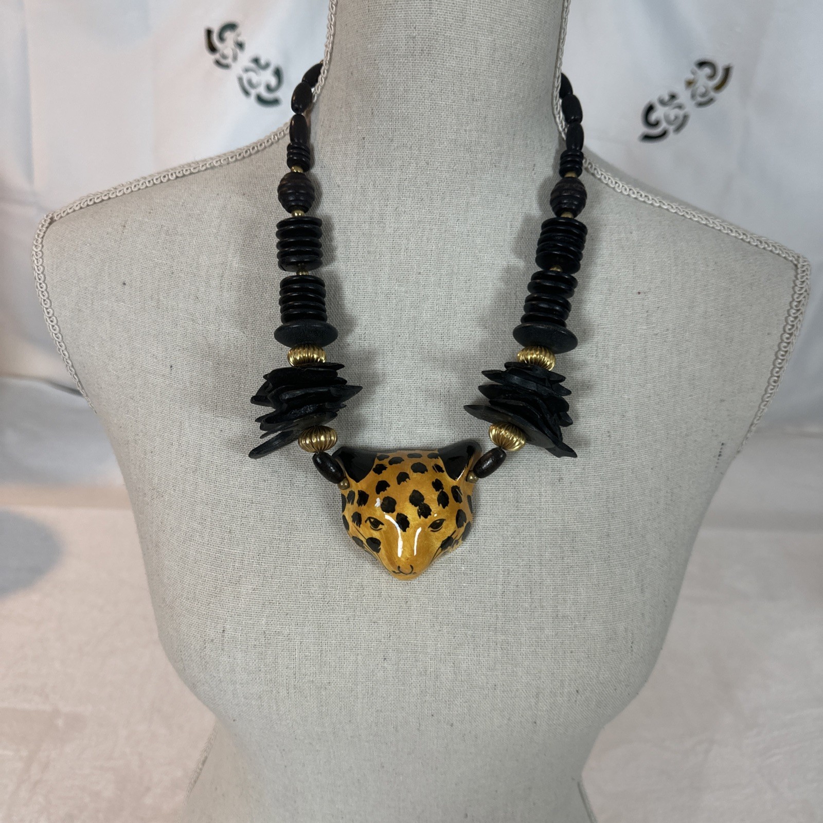 VINTAGE COCO WOOD CERAMIC CAT CHEETAH LEOPARD LION Statement NECKLACE
