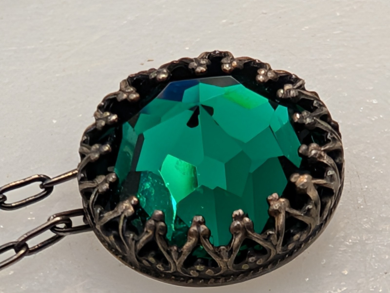 Vintage 925 Sterling Silver Emerald Green Crown Bezel Choker Necklace 16 In