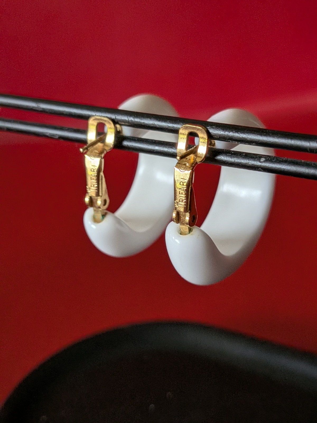 Vintage Classic TRIFARI Acrylic WHITE Hoop Gold Tone 1 ¼” Pierced Post Earrings