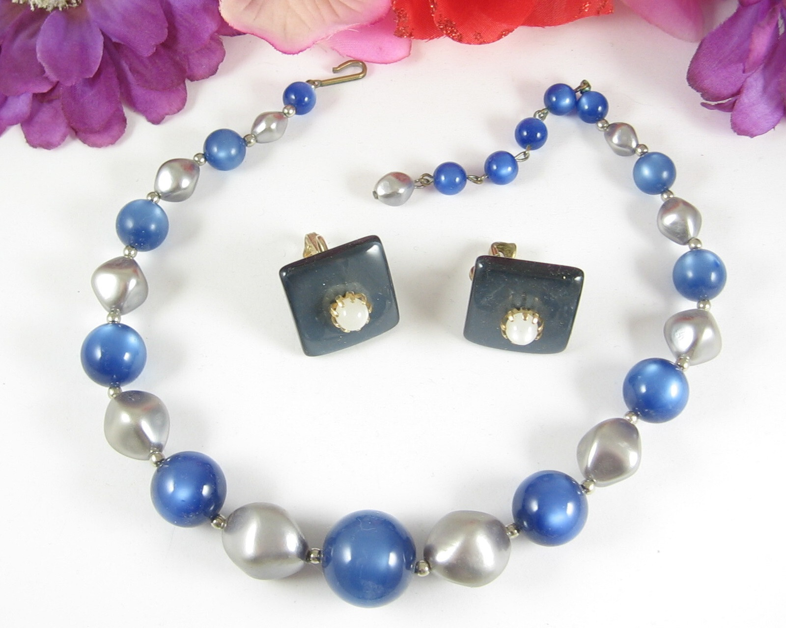 Vintage BLUE & SILVERtone Beads Thermoset BEADED NECKLACE + EARRINGS Clip On