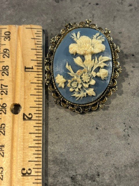 Victorian Style Cameo Brooch Pin Blue Silver Tone white Floral