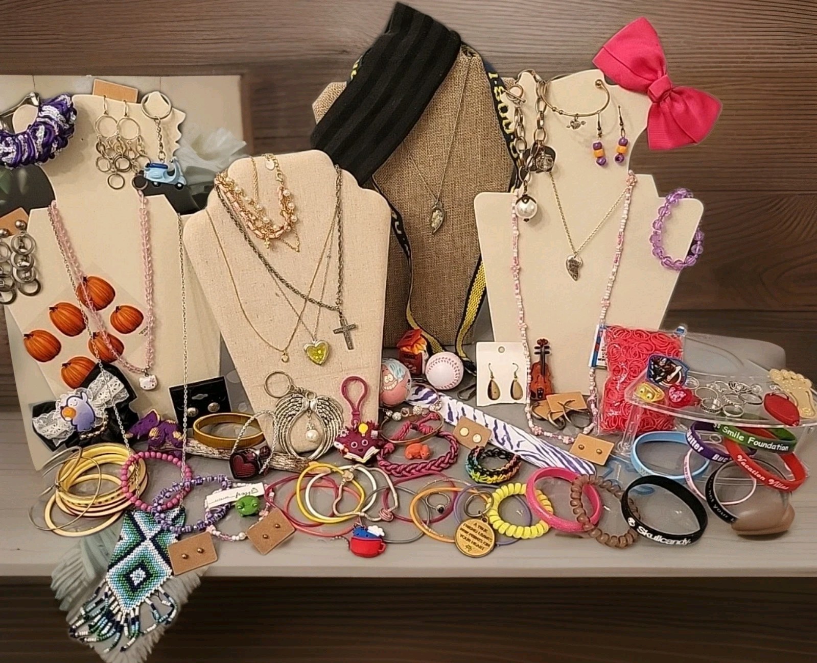 Costume Jewelry Lot 90 Pc + Girls Dress Up Box Collectibles, Hair Pcs And MoreG4