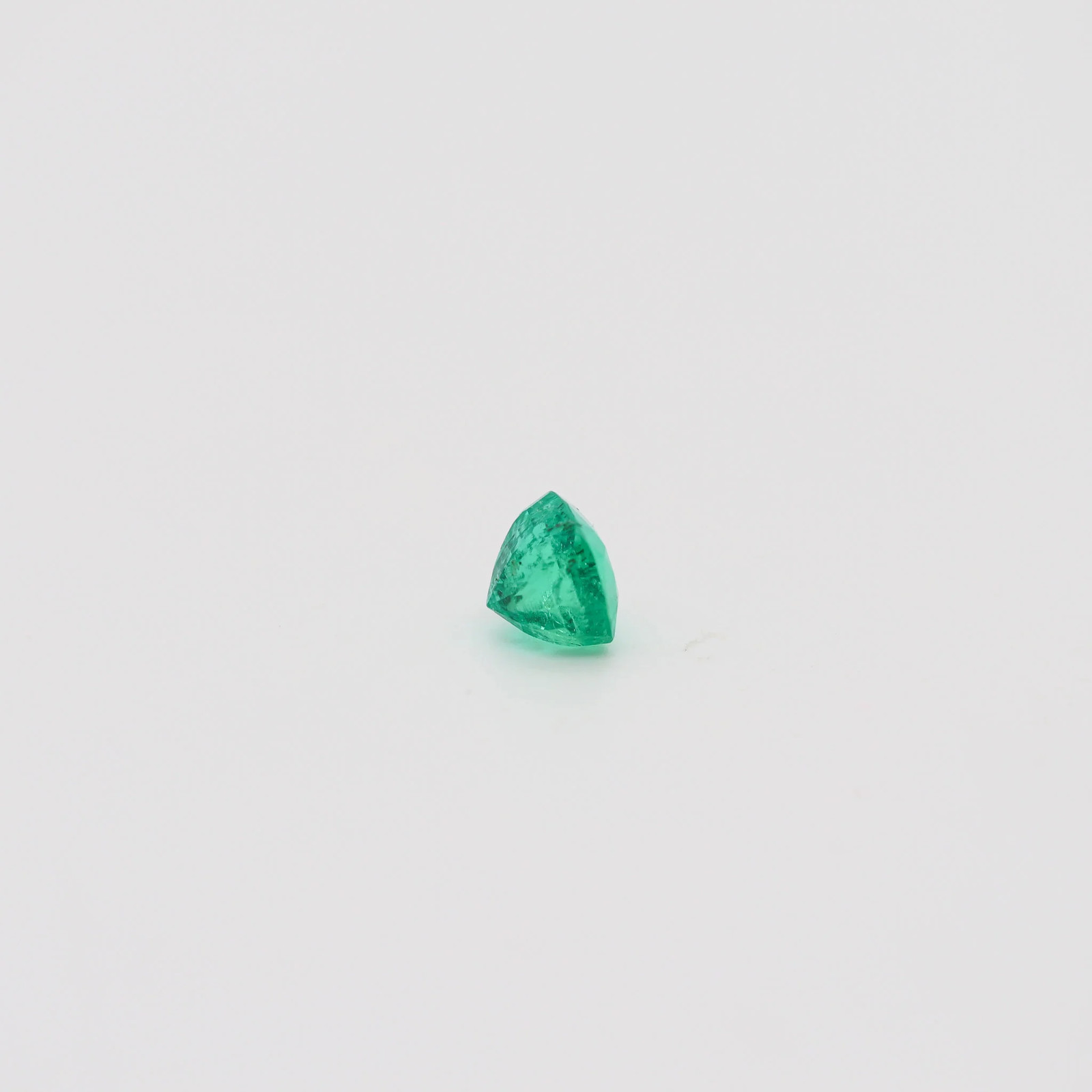 GIA CERTIFIED Colombian Emerald Cushion Shape Vivid Green 3.28 Cts