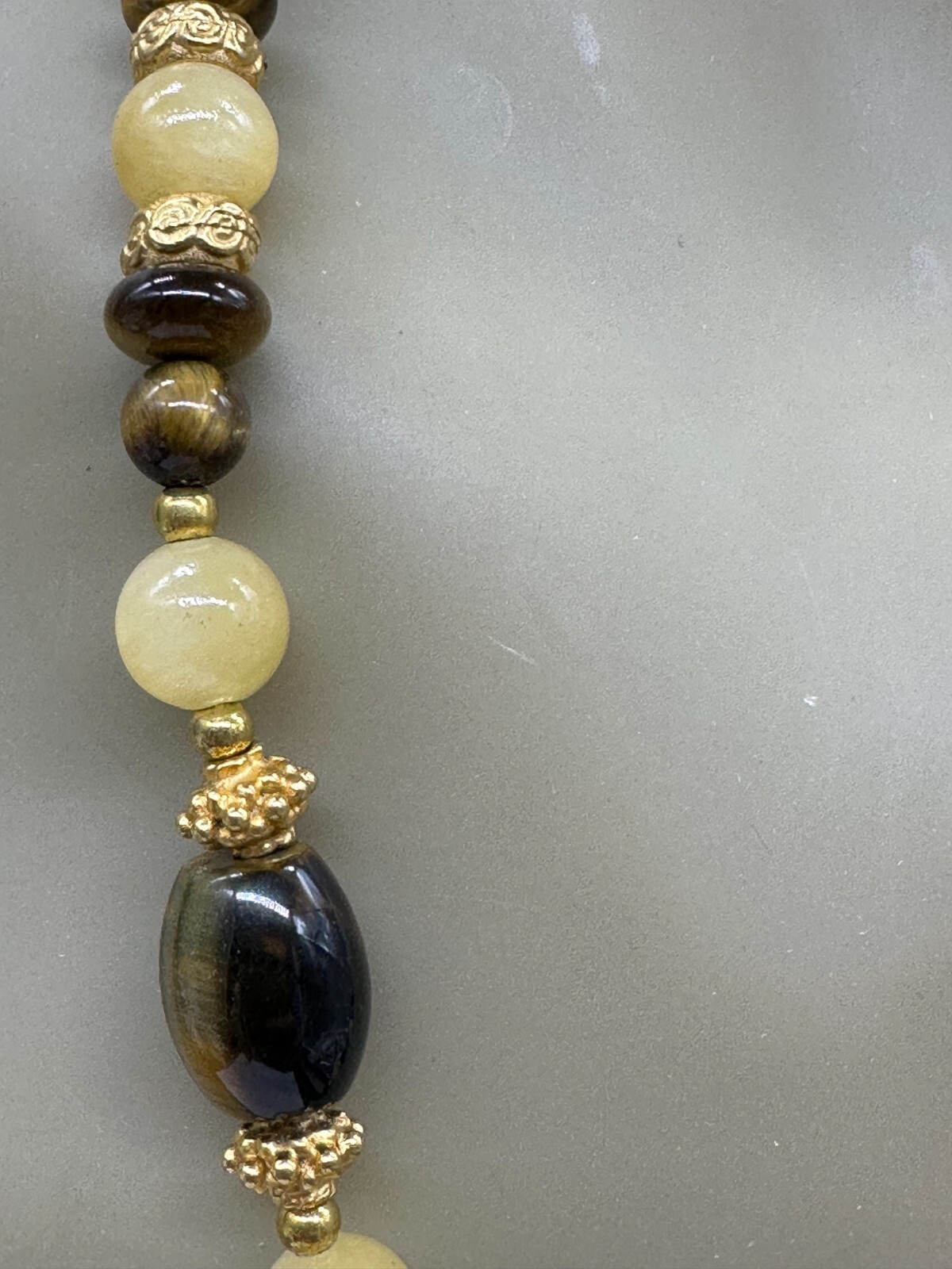 ESTATE TIGER’S EYE STONE YELLOW CARVED JADE BEAD PENDANT NECKLACE 22″ LONG
