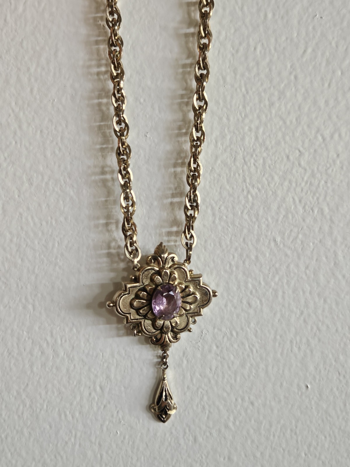 STUNNING VICTORIAN NECKLACE DANGLING ORNATE PENDANT BIG AMETHYST STONE CORO