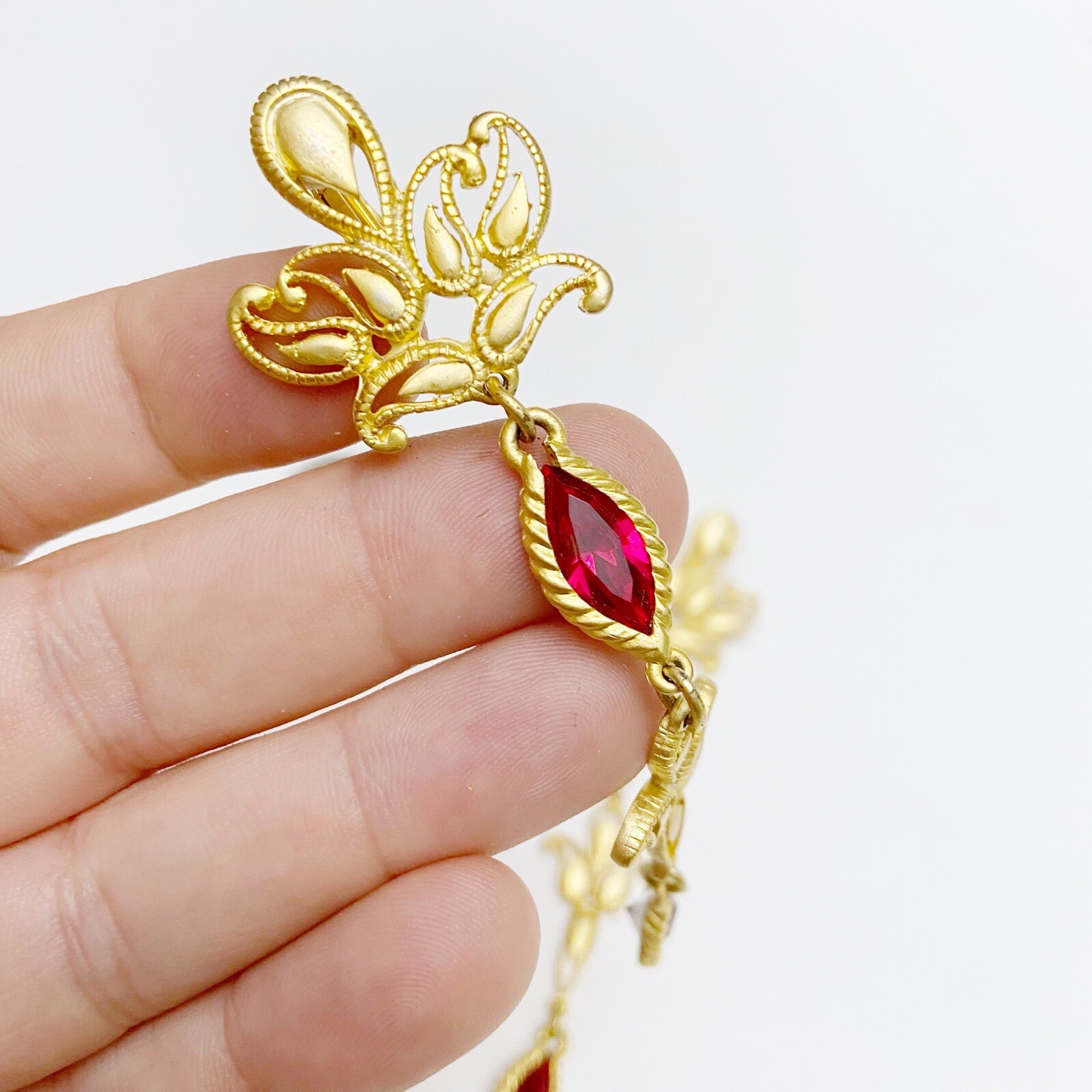 Vintage Matte Goldtone Scroll Red Fuchsia Gem Jewel Dangle Drop Clip On Earrings
