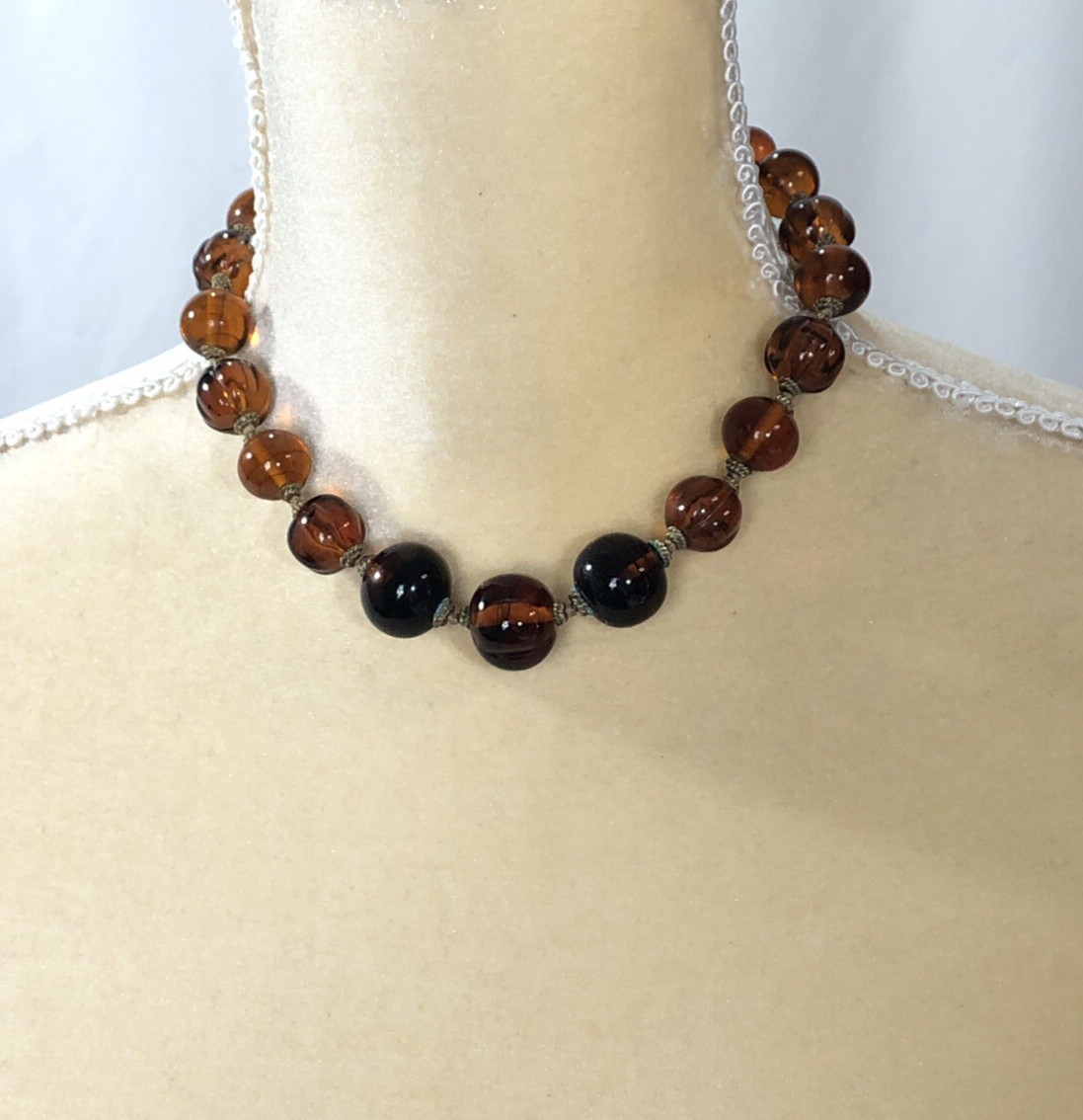 Liz Claiborne Necklace Choker Beaded Faux Amber 15 in to 17 in Length – Vintage