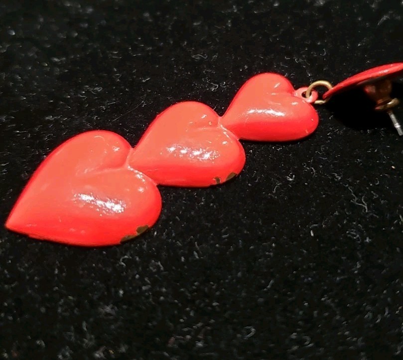 Vintage Estate Cool Red Enamel Linear Puff Heart Earrings Patriotic Valentine