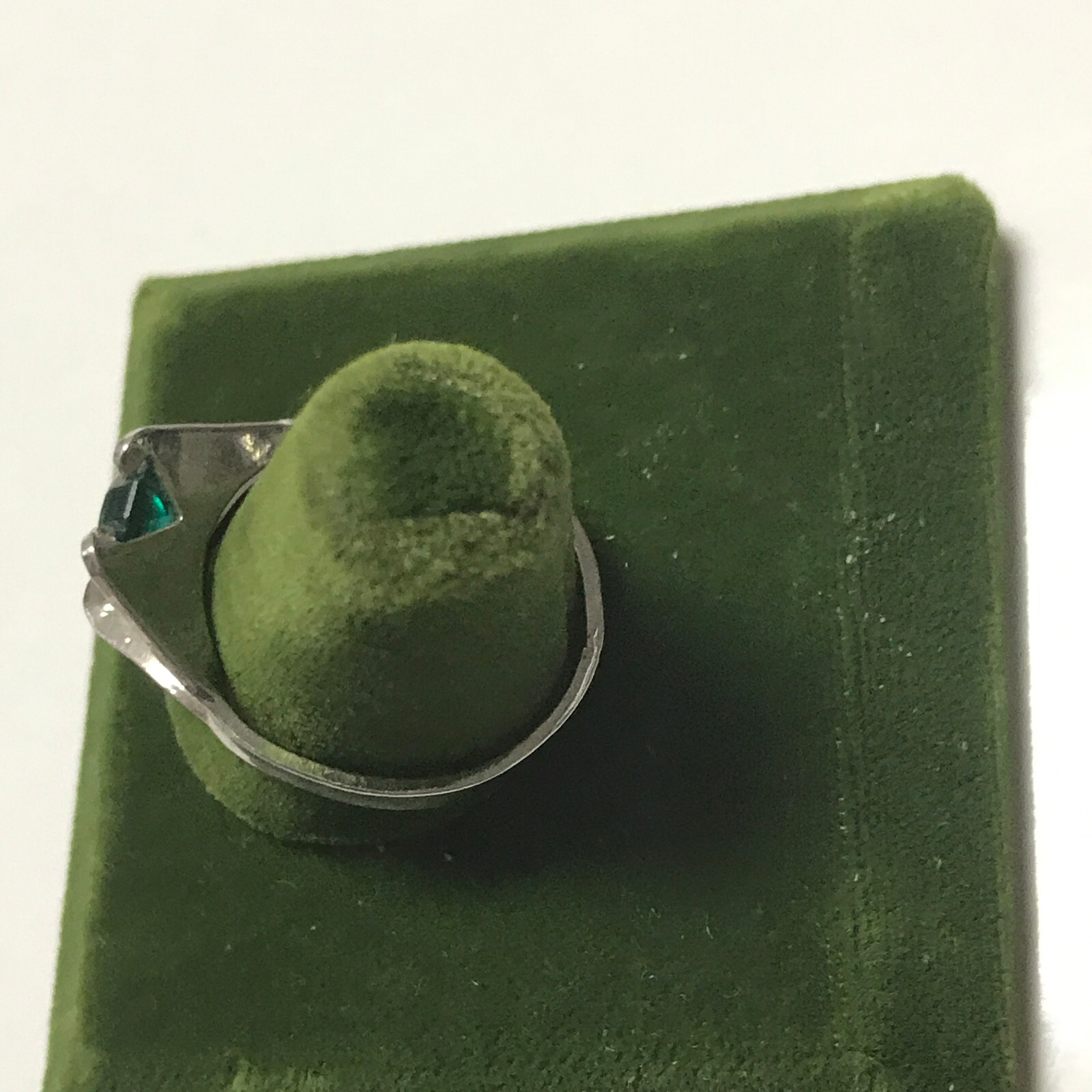 Vintage Simulated Emerald Stamped 18k HGE Ring Size 3 May Birth Stone Green