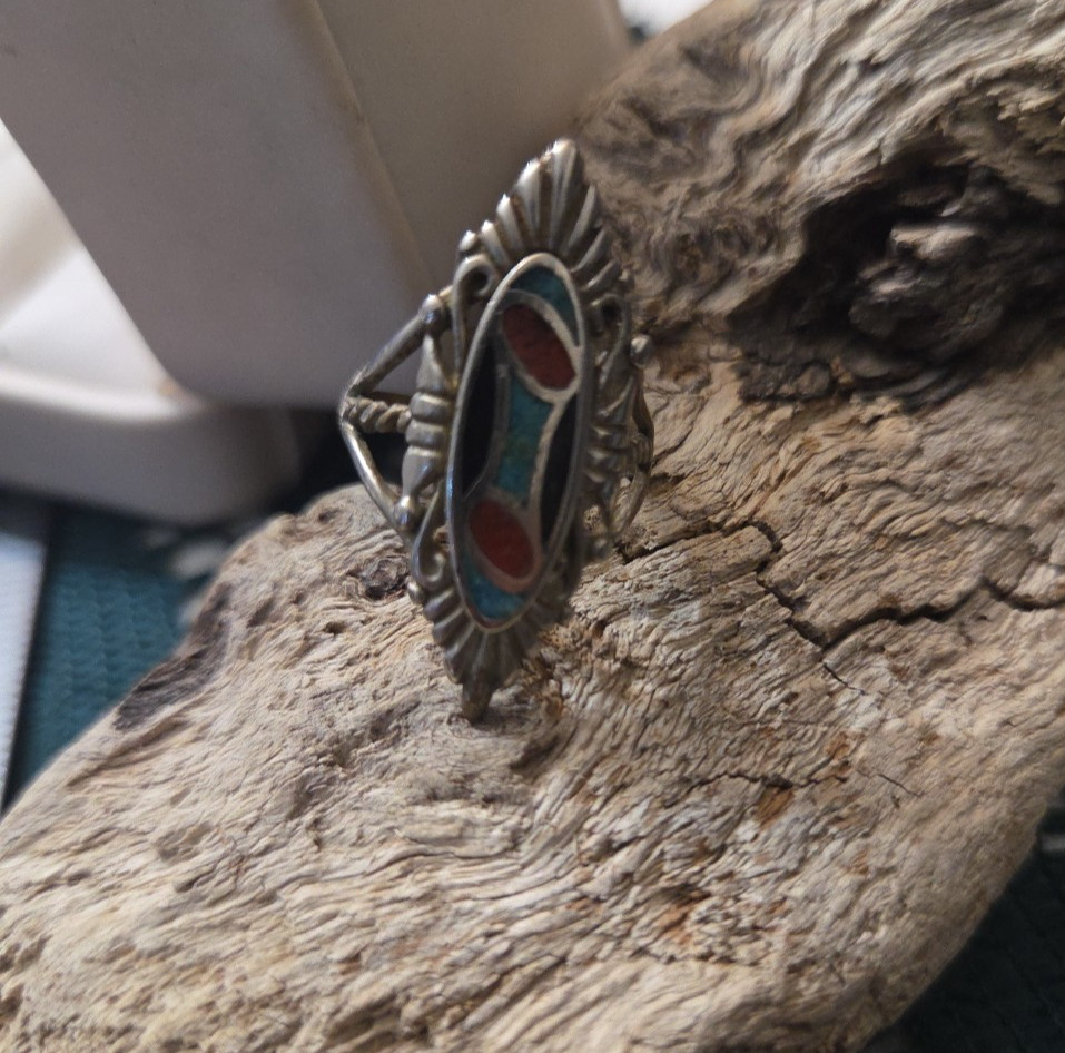 Vtg Artisan Silver Southwestern Turquoise Onyx Coral Chip Inlay Sz 7.5 Ring W76