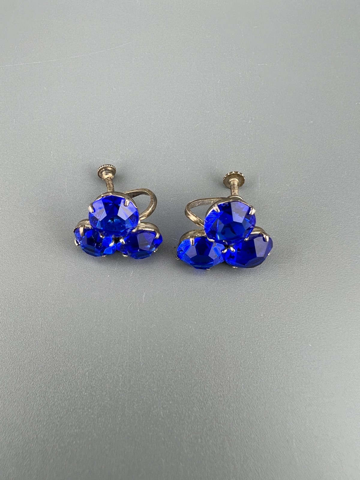 Vintage Sterling Silver Blue Crystal Earrings Cobalt Screw Back Pronged Stunning