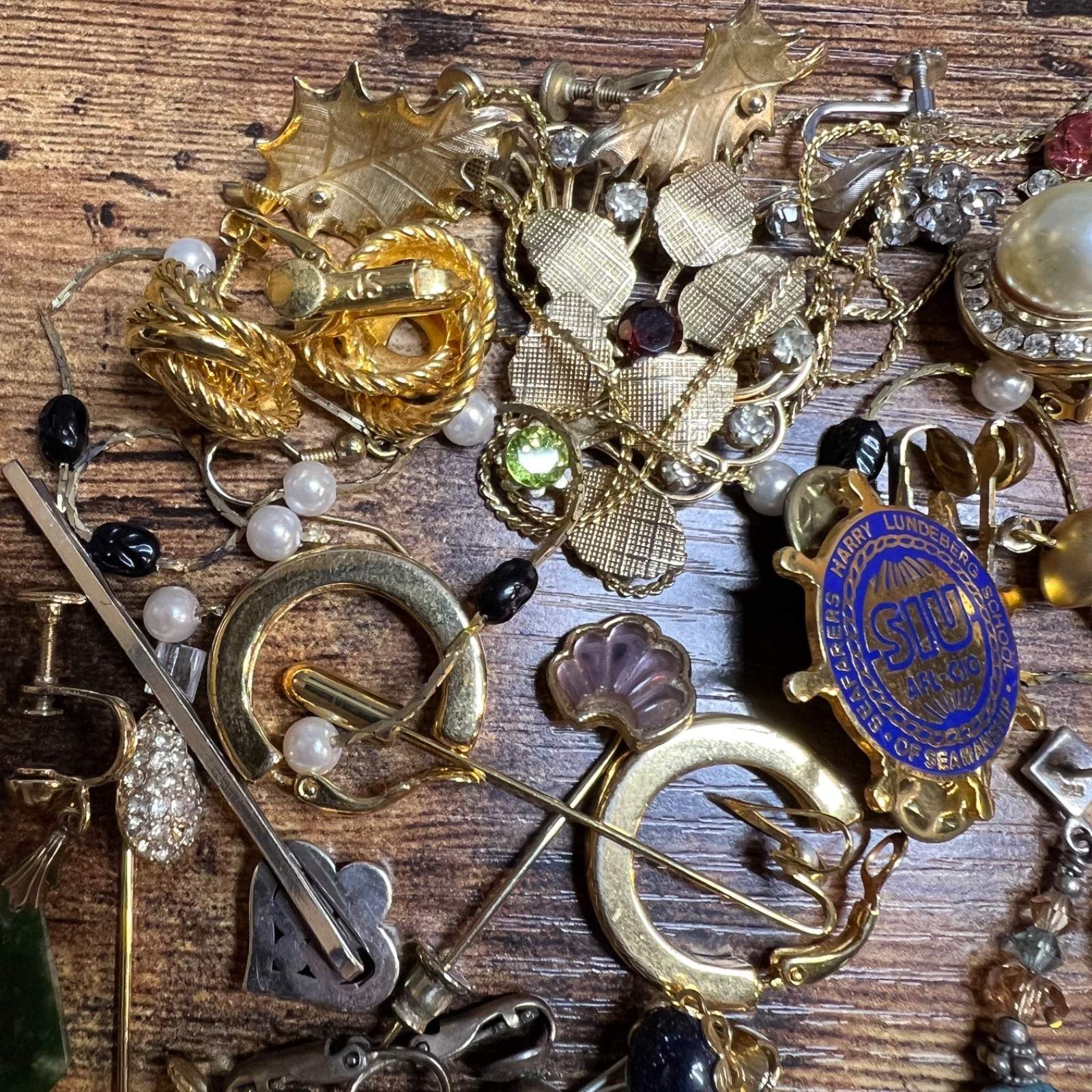 Vintage Estate Junk Drawer Lot: Jewelry, Pins, Coin, Collectibles, Tangled