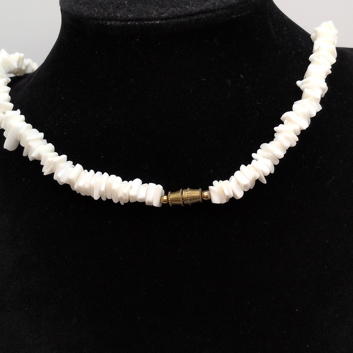 Vintage Classic White Chip Shell Necklace Beachy Surfer Unisex 90s Y2K 16.5in