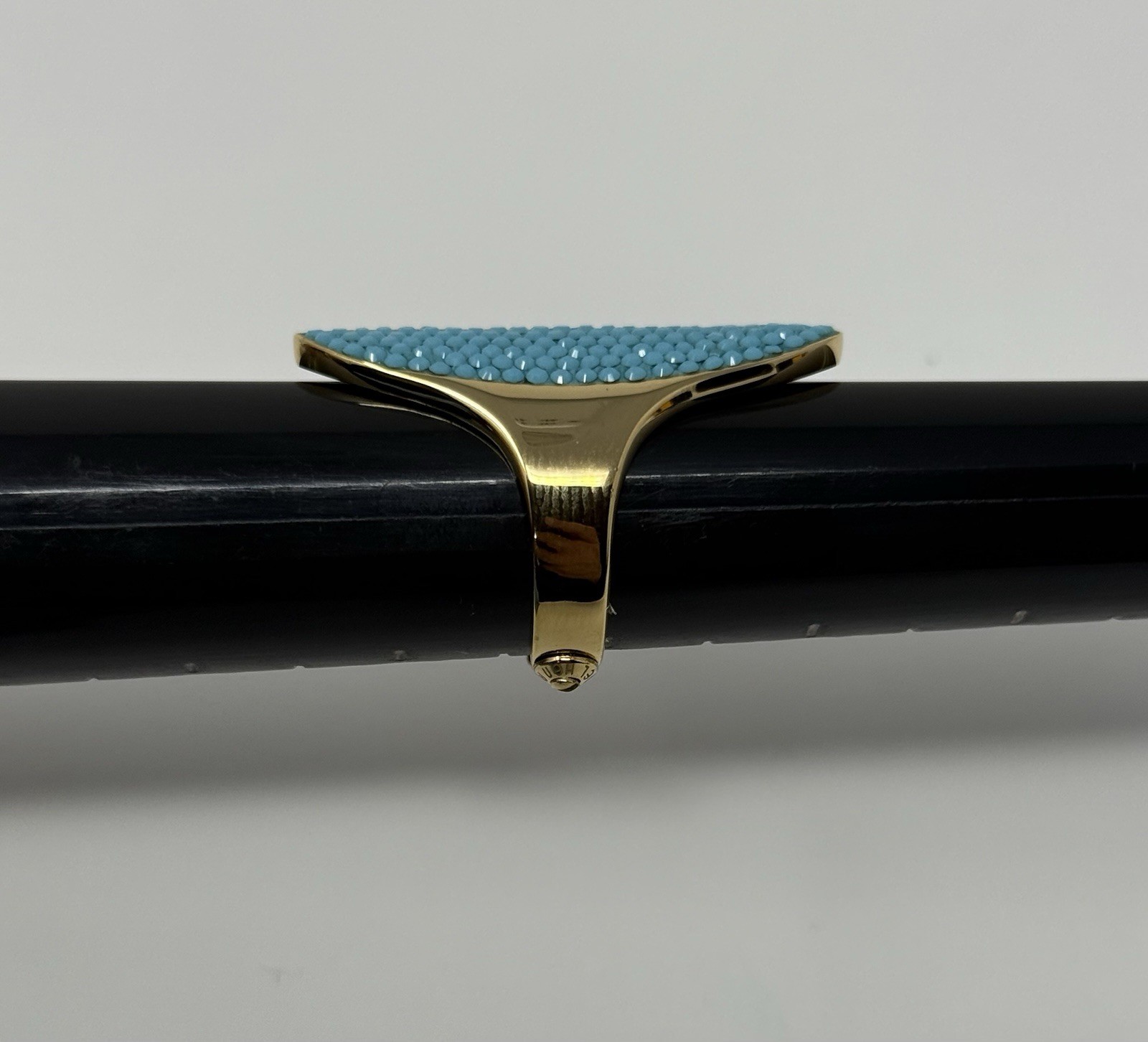 Henri Bendel Turquoise Gold Tone Statement Ring Size 6