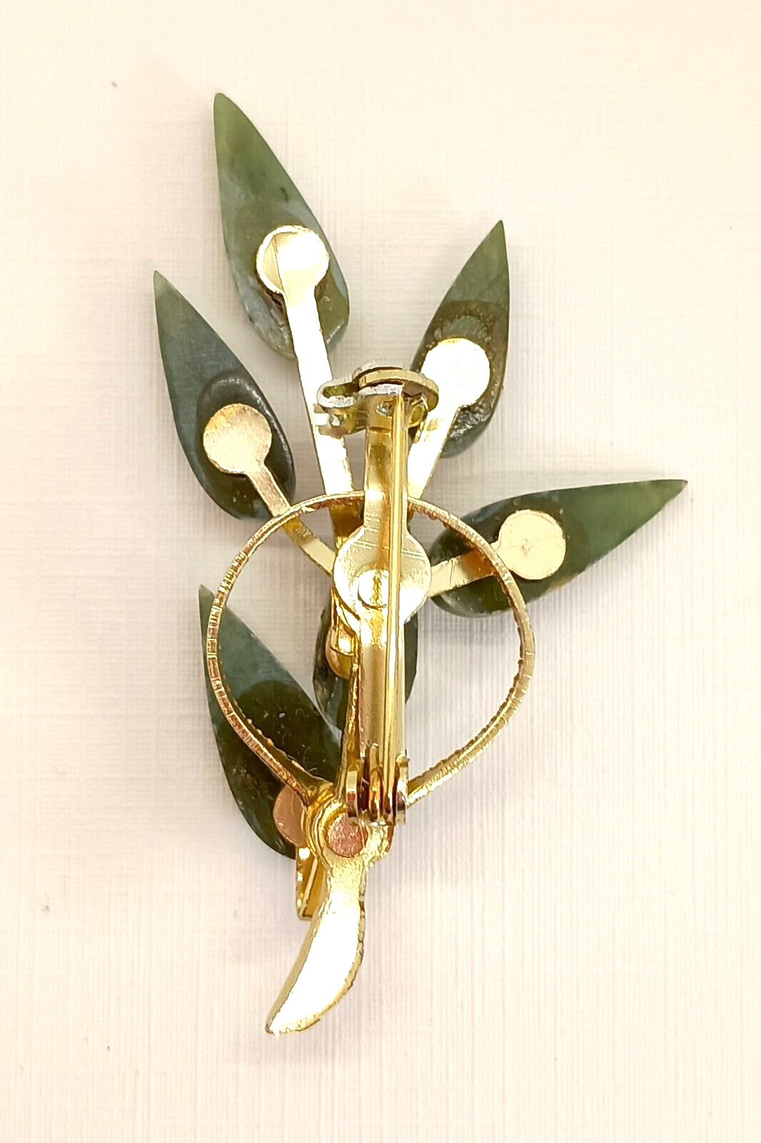 Elegant vintage gold tone metal & simulated green jade bamboo leaf brooch/pin