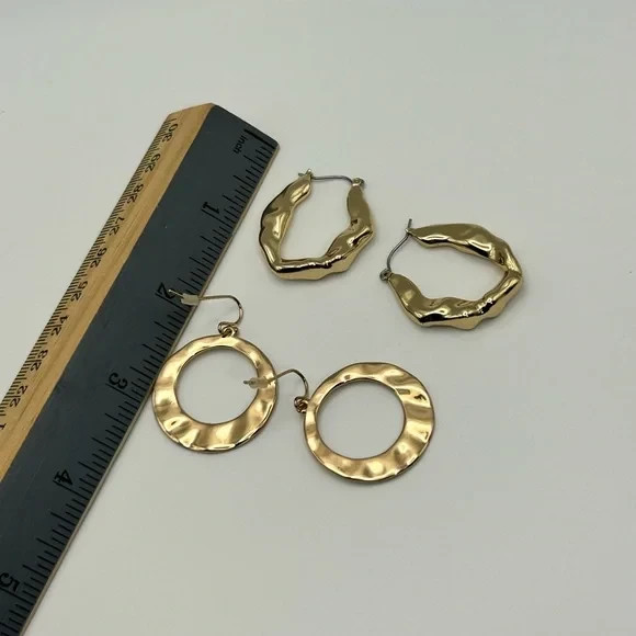 Classic Textured Hoop Earrings Qty 2 Gold-tone Unsigned Dangle Drop Everyday