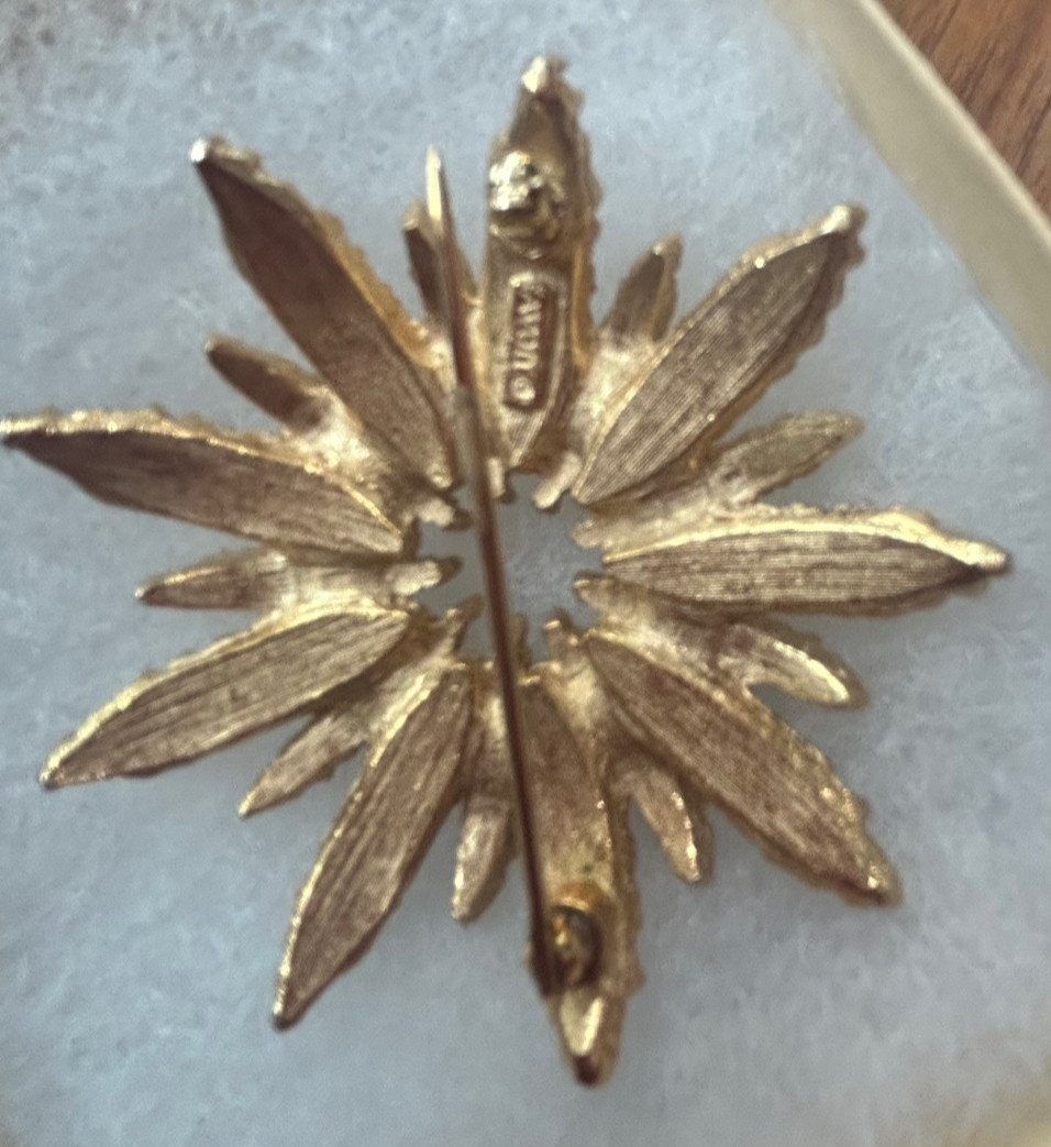 Vintage Signed Avon Gold Tone Starburst 3 D Brooch Pin w/ box Costume Jewelry