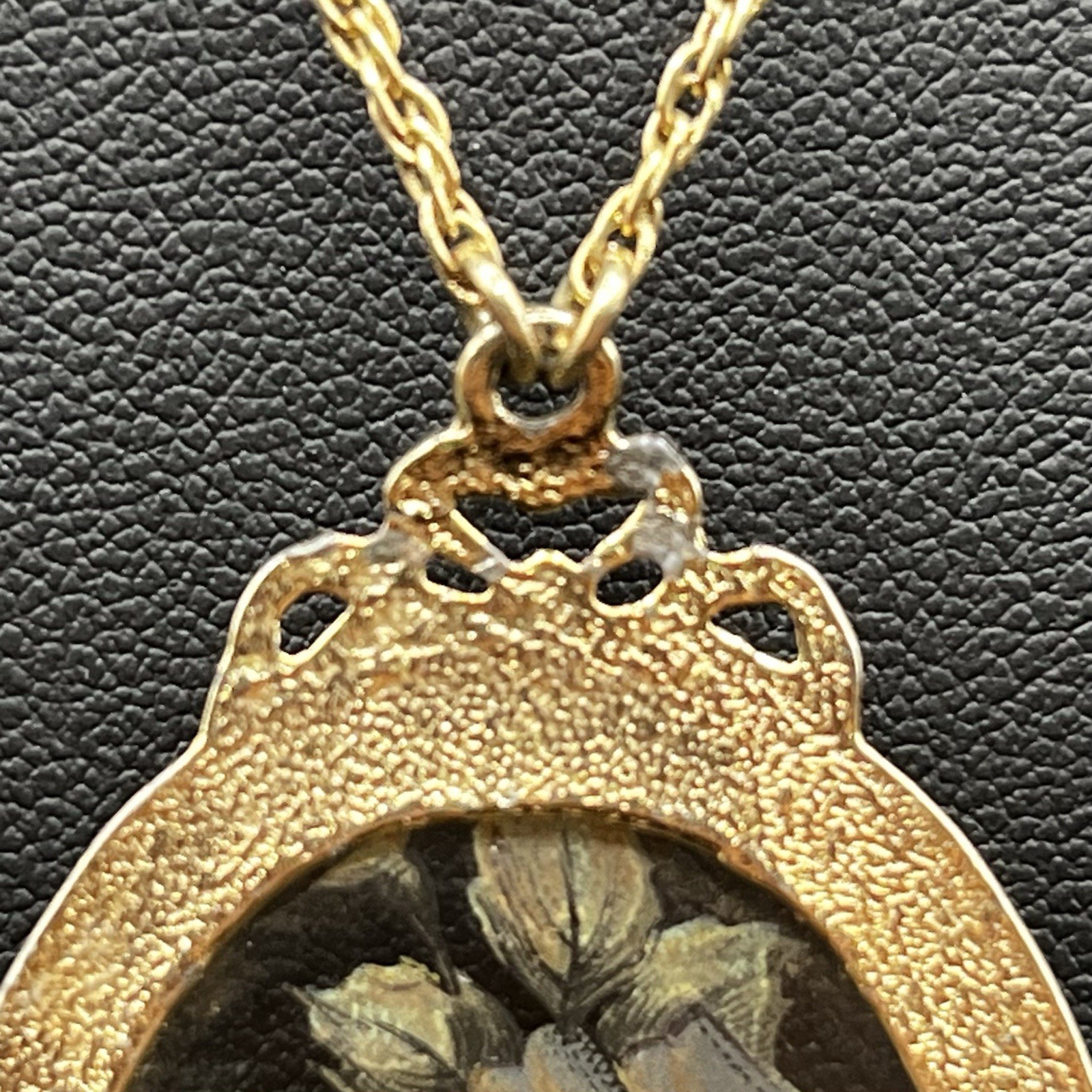 1928 Jewelry Victorian Style Rose Pendant Necklace Gold Tone Glass *READ NOTES