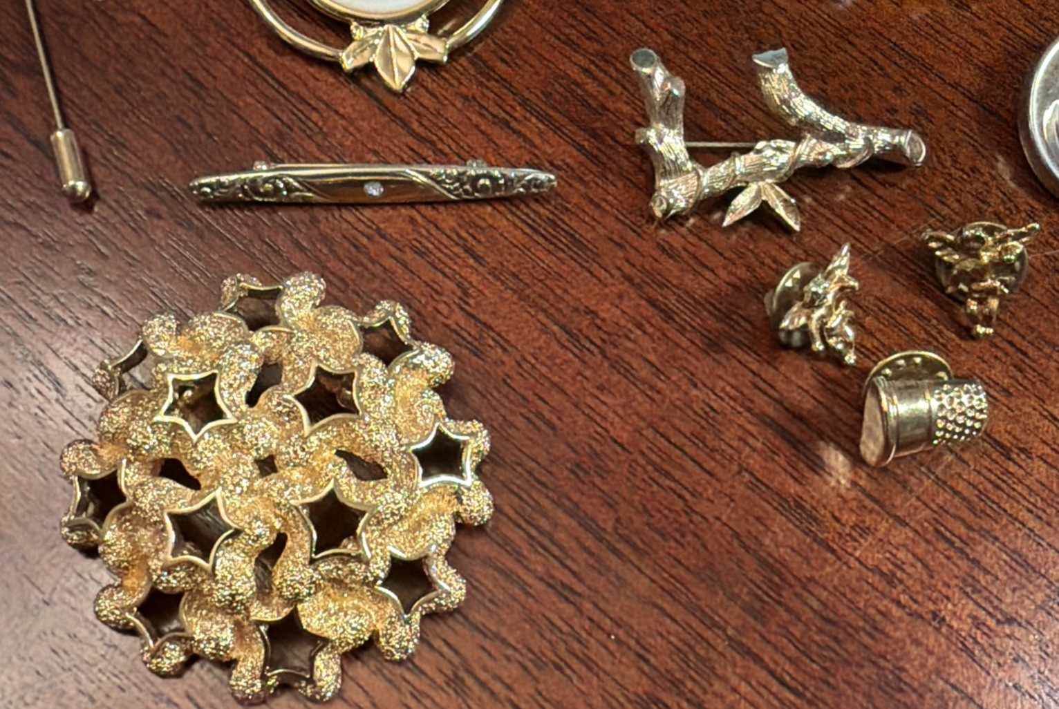 Vintage Gold Tone Brooch Lot 20pc Some Signed Mixed