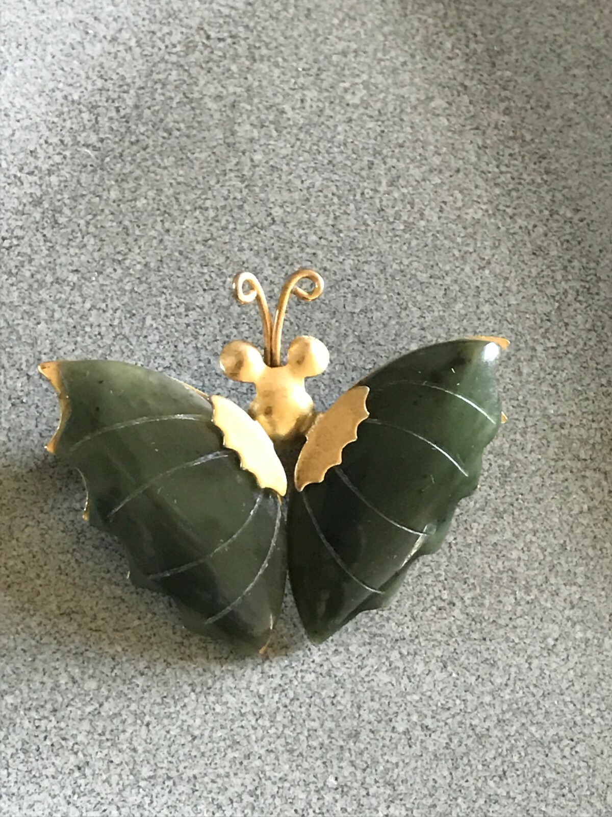 Vintage Small Goldtone Butterfly w Jade Green Stone Wings Brooch Pin – signed on