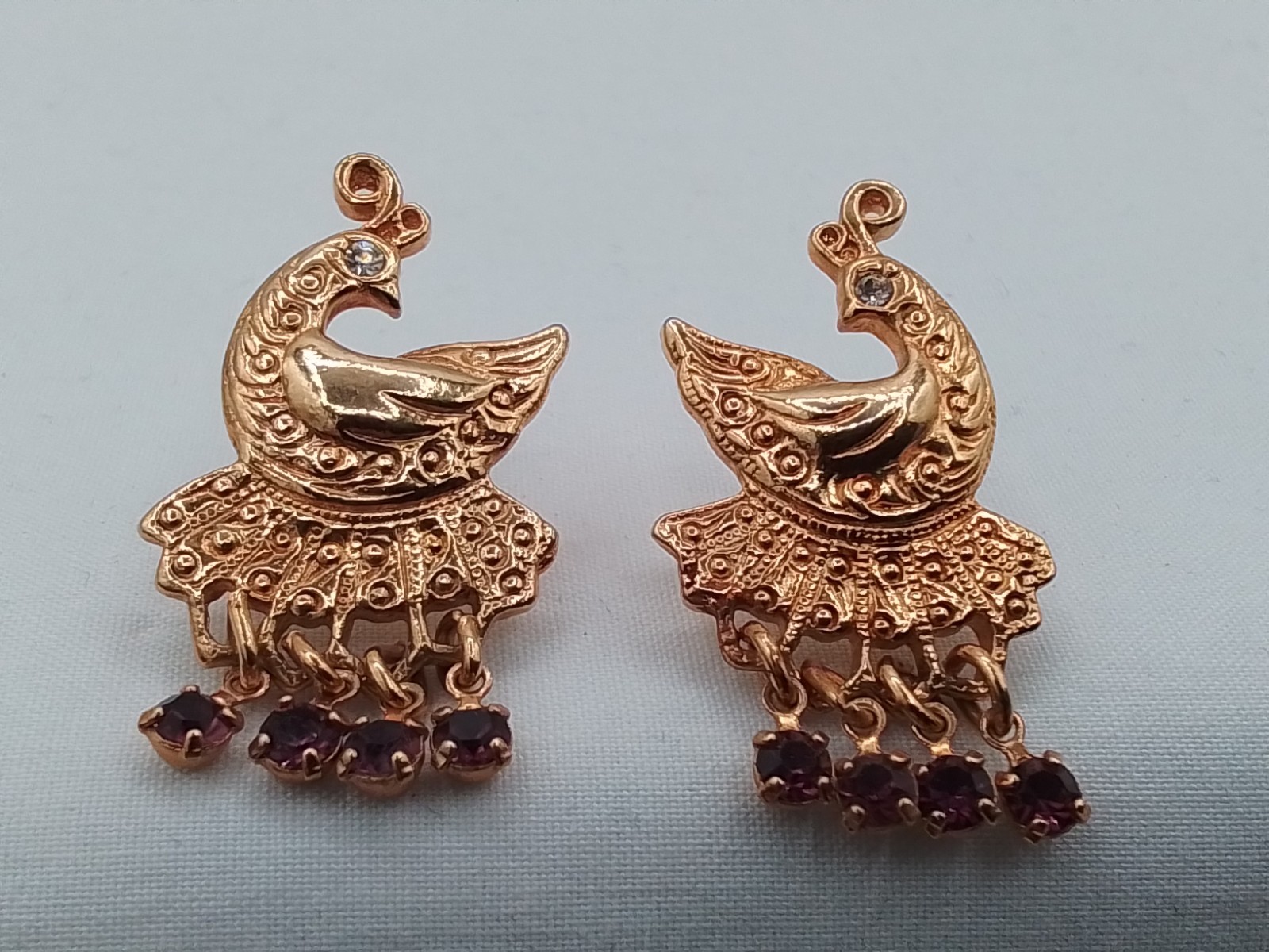 ROYAL PEACOCK BIRD PURPLE PRONGED RHINESTONE VINTAGE ESTATE PIERCED EARRINGS