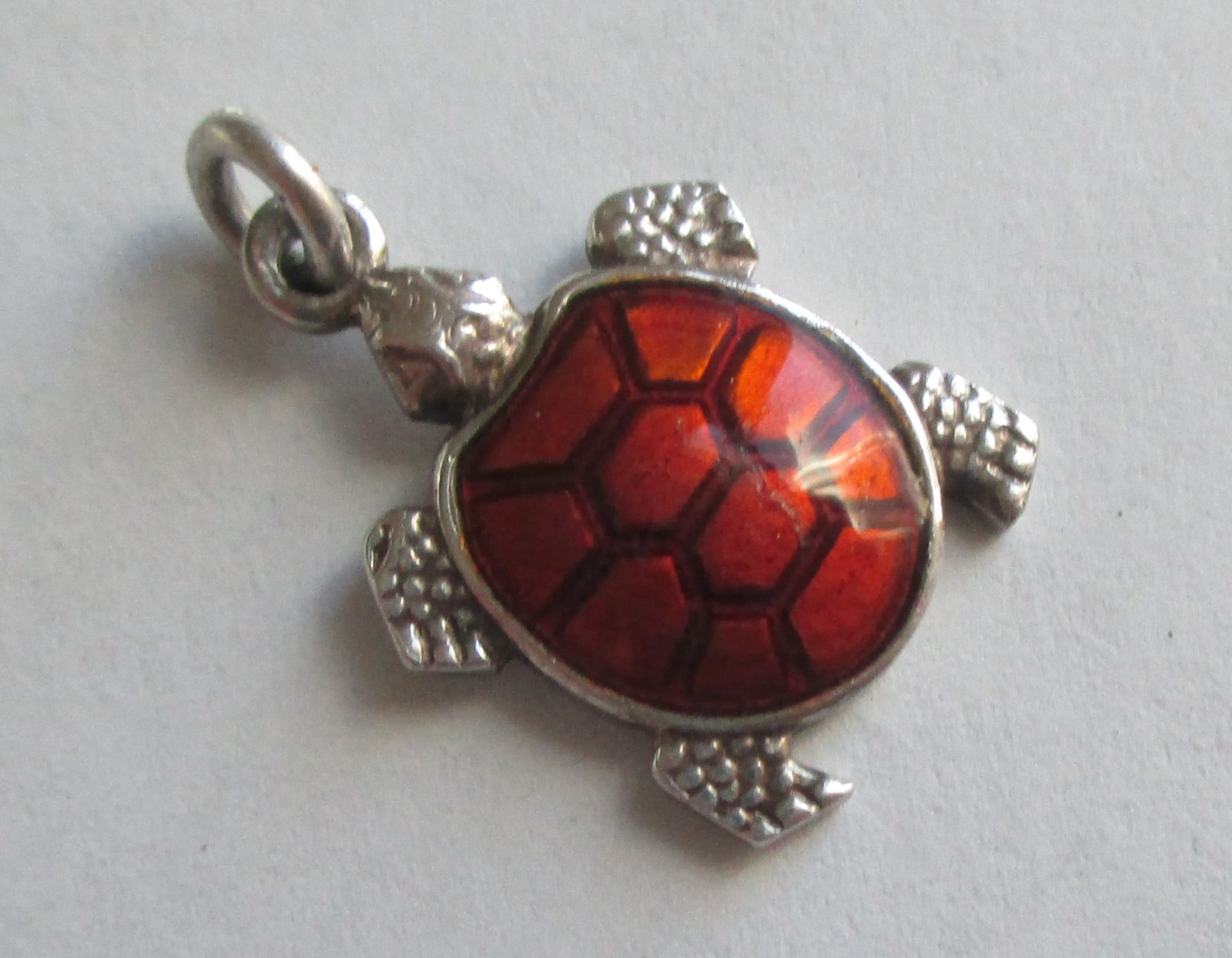 11/16in VINTAGE STERLING SILVER RED ENAMEL SEA TURTLE ANIMAL CHARM