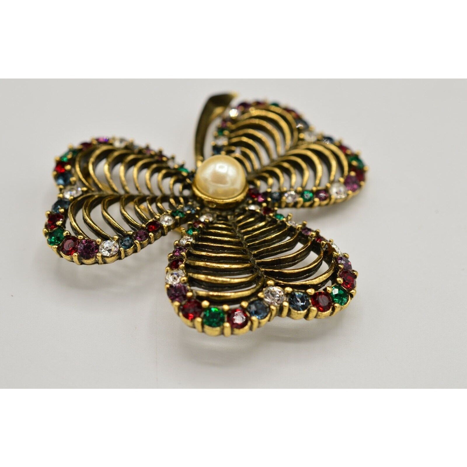 Vintage Crystal Clover Pin Brooch Antiqued Gold Red Green Chunky 1980s Bin5