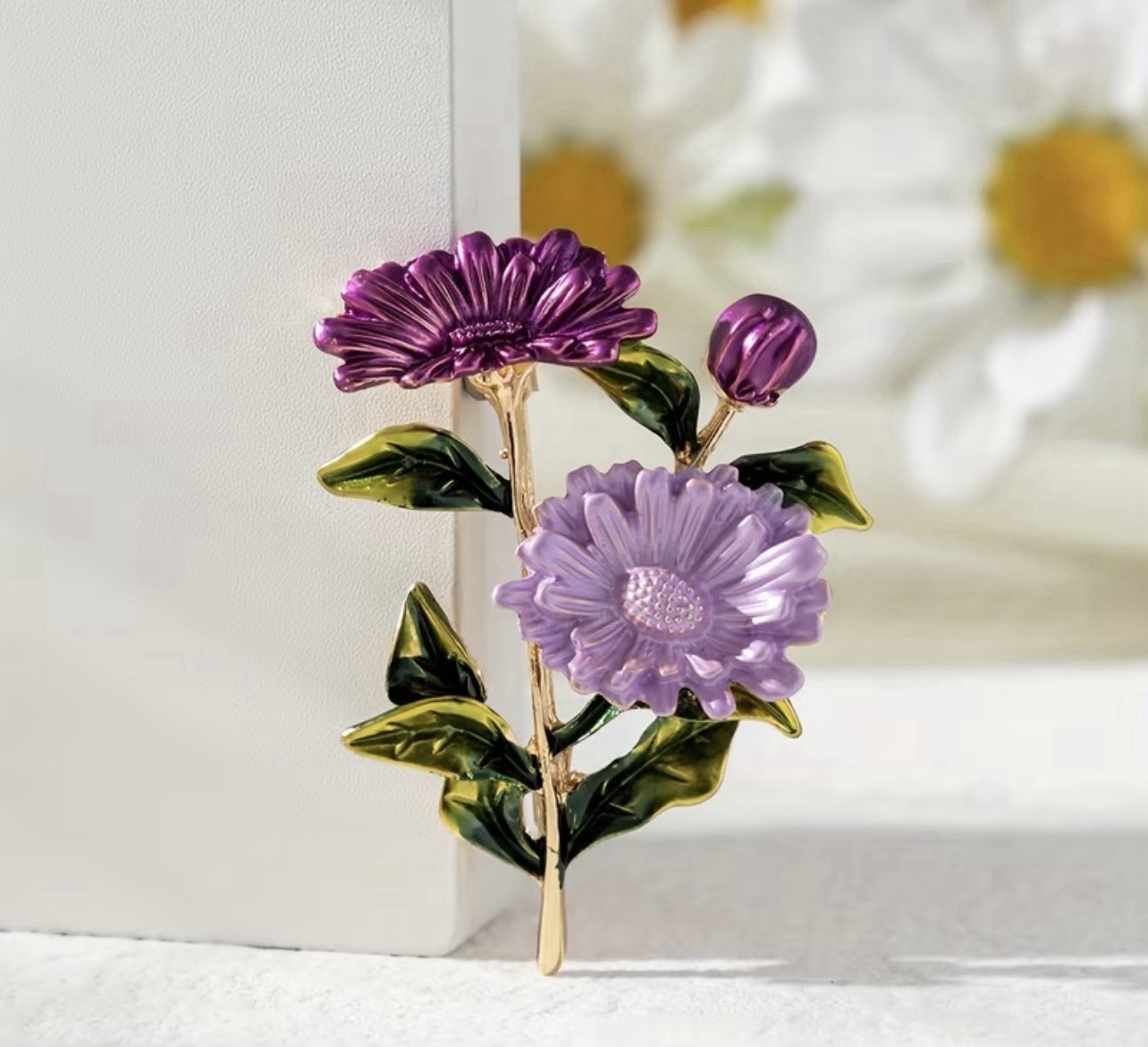 Purple Floral Brooch Pin Enamel Flower Bouquet Gold Tone Lavender Daisy