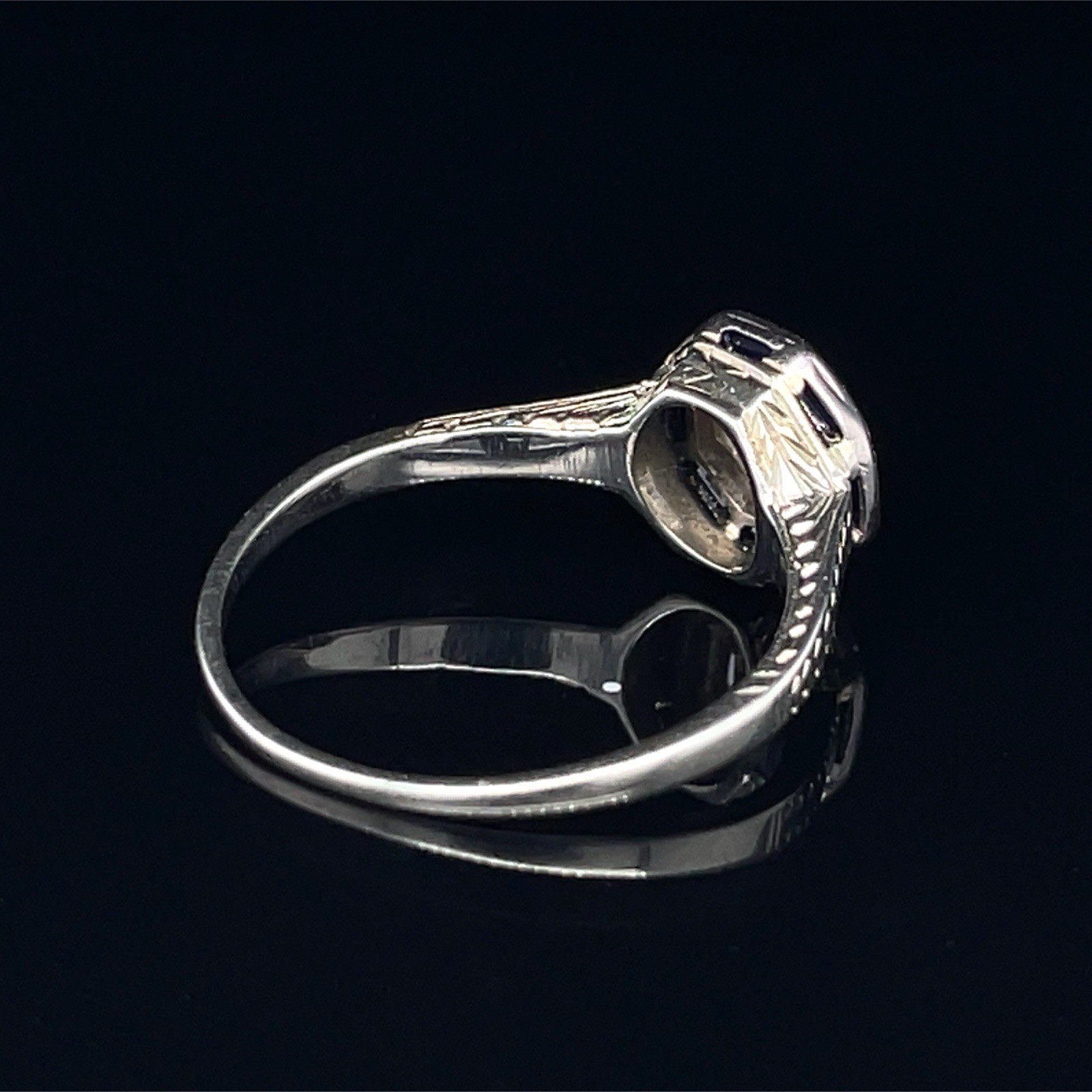 Art Deco Old European Cut Diamond Sapphire Halo 18K Gold