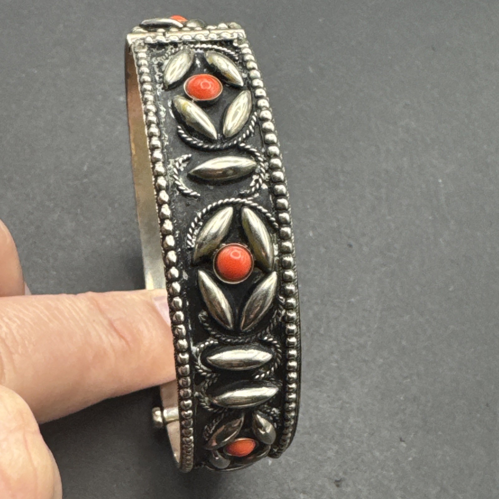 Vintage Silver Toned Hinged Bangle 2.5” Bracelet With Orange Stone 2.5” Opening