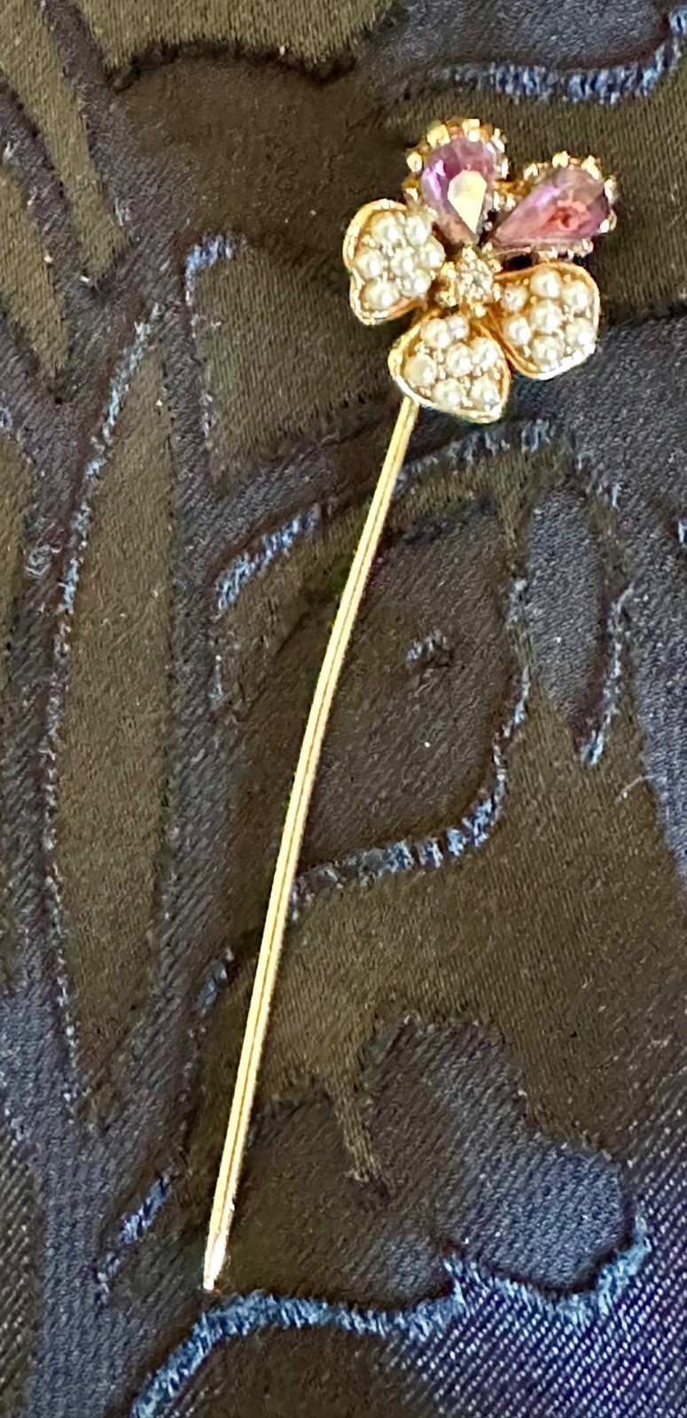 Victorian Style Gold Tone Faux Seed Pearl Purple Glass/Paste Pansy Stick Pin
