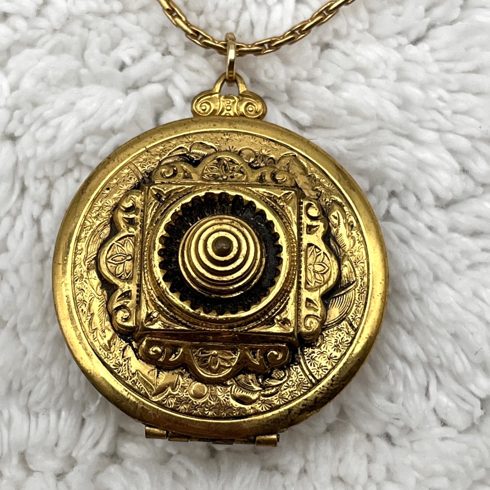 Vintage Victorian Style Locket Pendant Necklace Engraved Floral Flower Motif