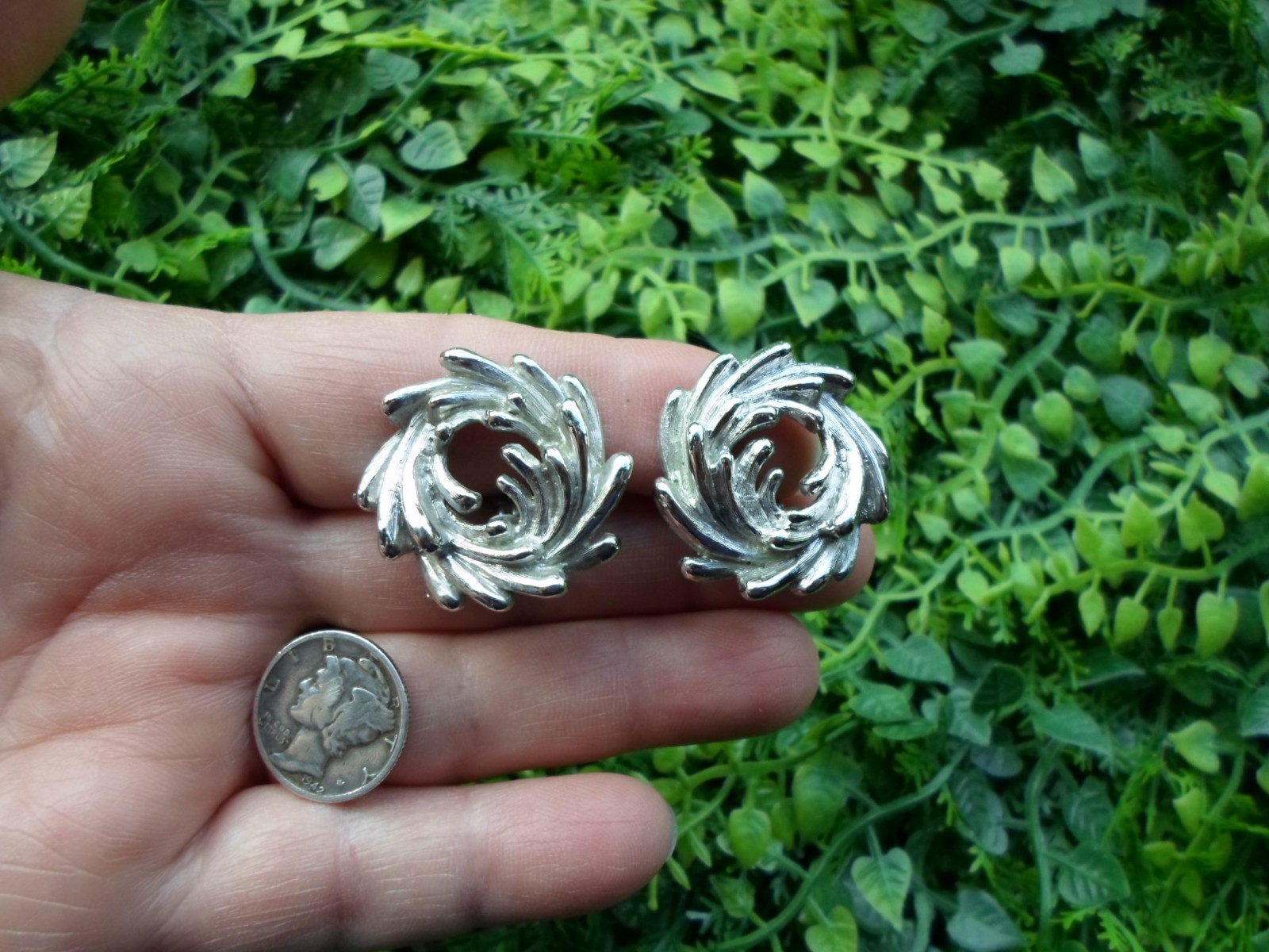 Vintage MONET silver tone – whirlpool breaking wave swirl wreath – clip EARRINGS