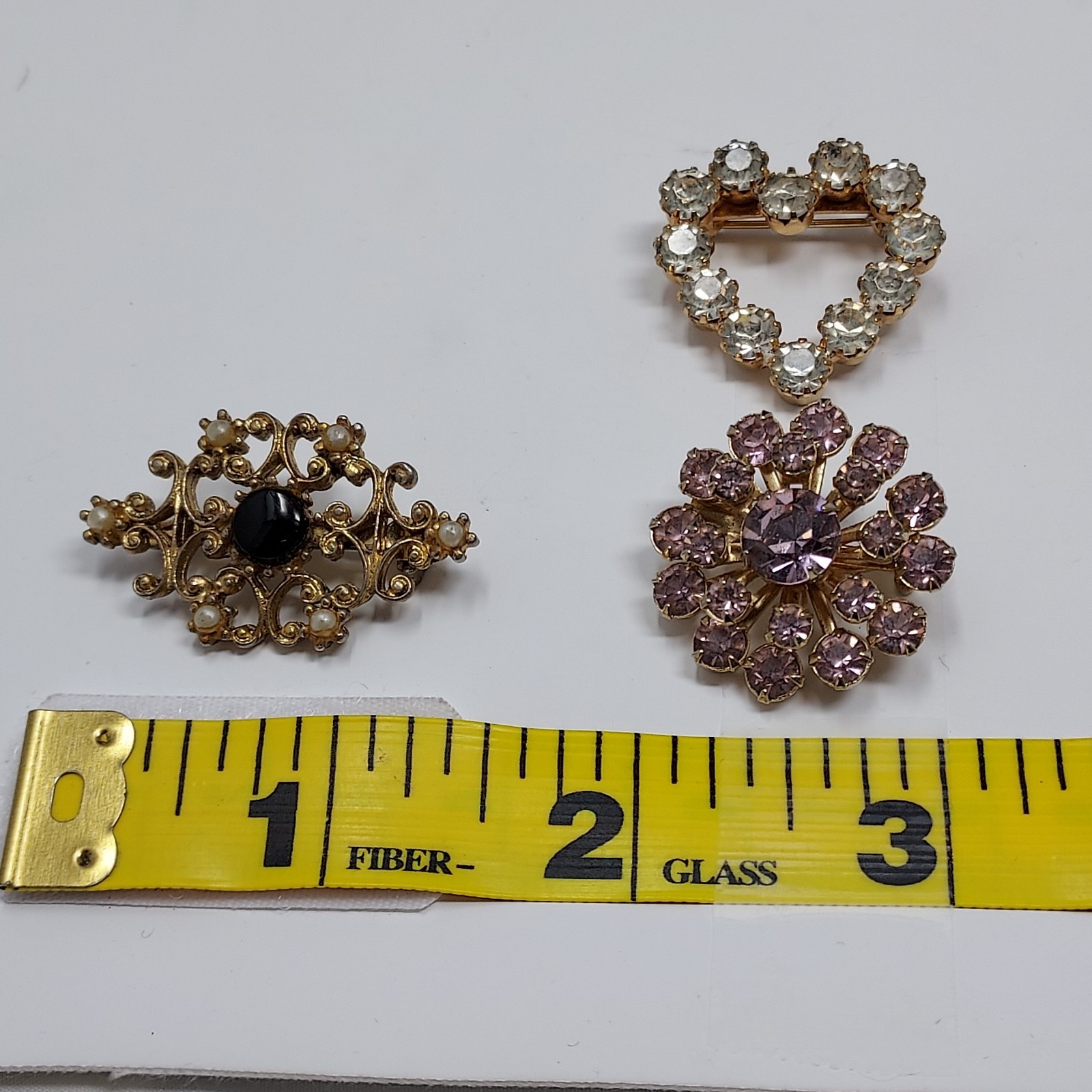 Vintage Set of 3 Retro Small Scatter Pins Brooches Heart Pink Starburst Filigree
