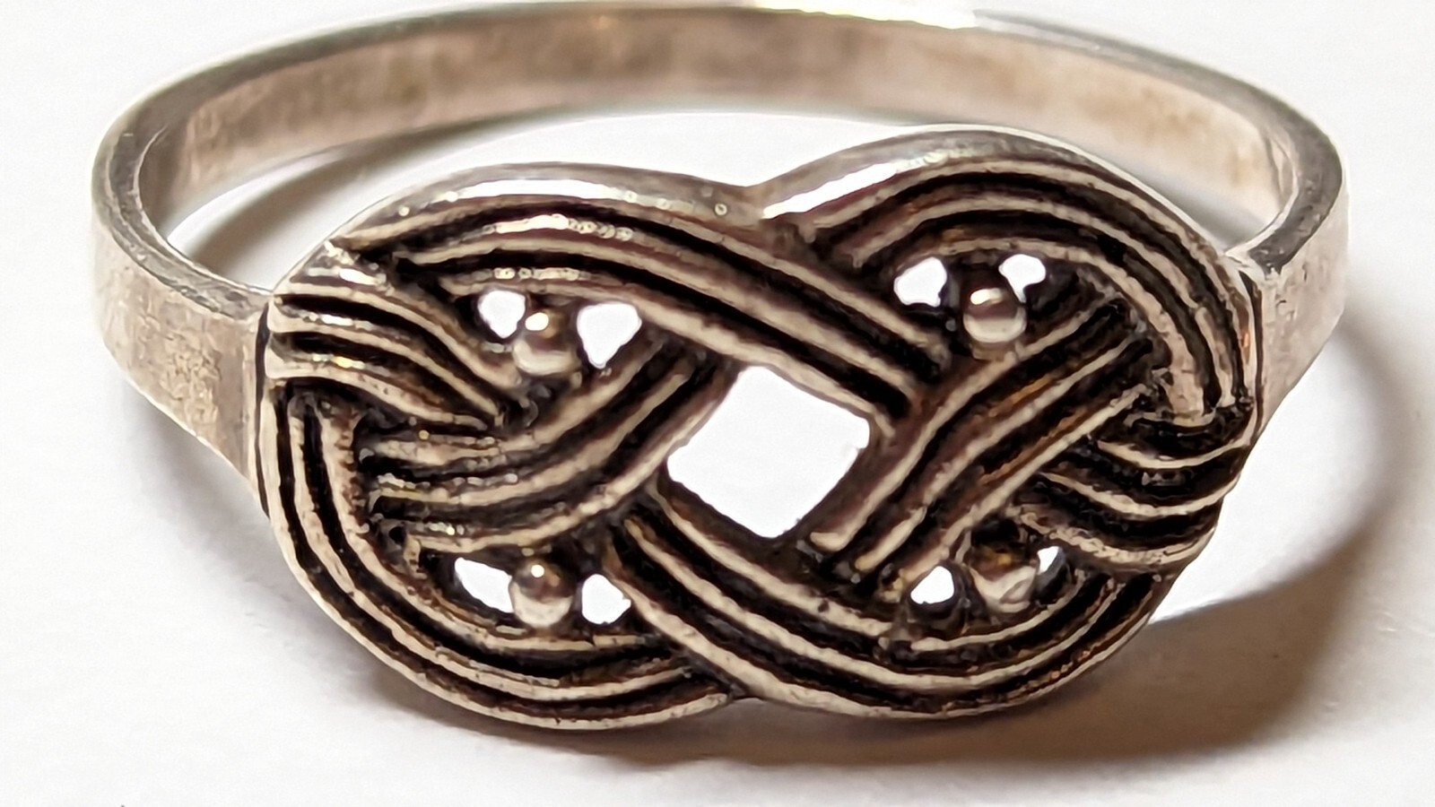 VINTAGE STERLING SILVER CELTIC RING ABOUT SIZE 8 1/4 HALLMARKED 925