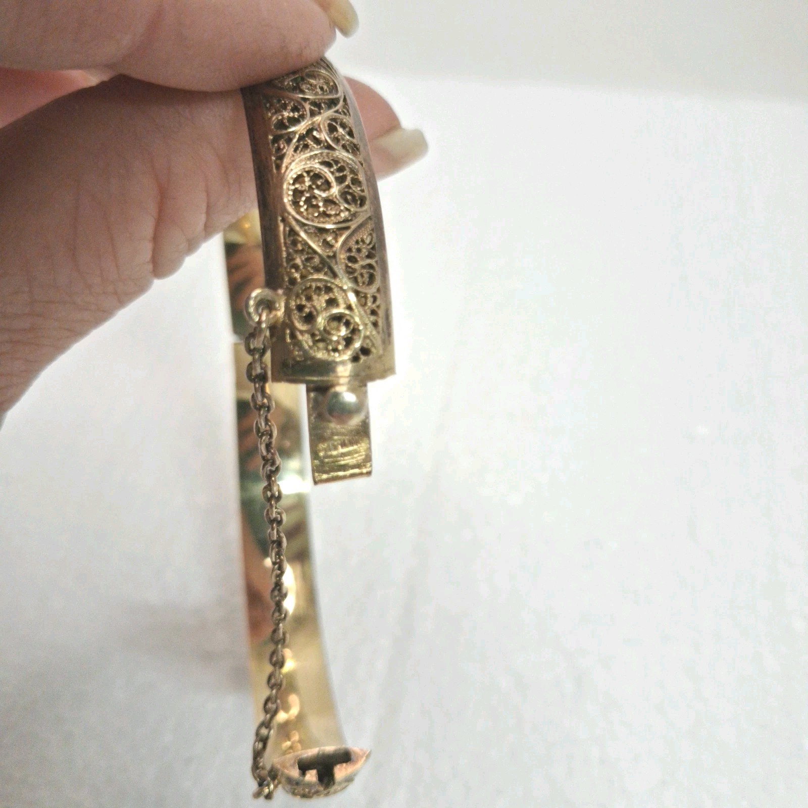 Vintage Sterling Silver Filigree Hinged Bangle Bracelet Safety Chain Ornate 18g