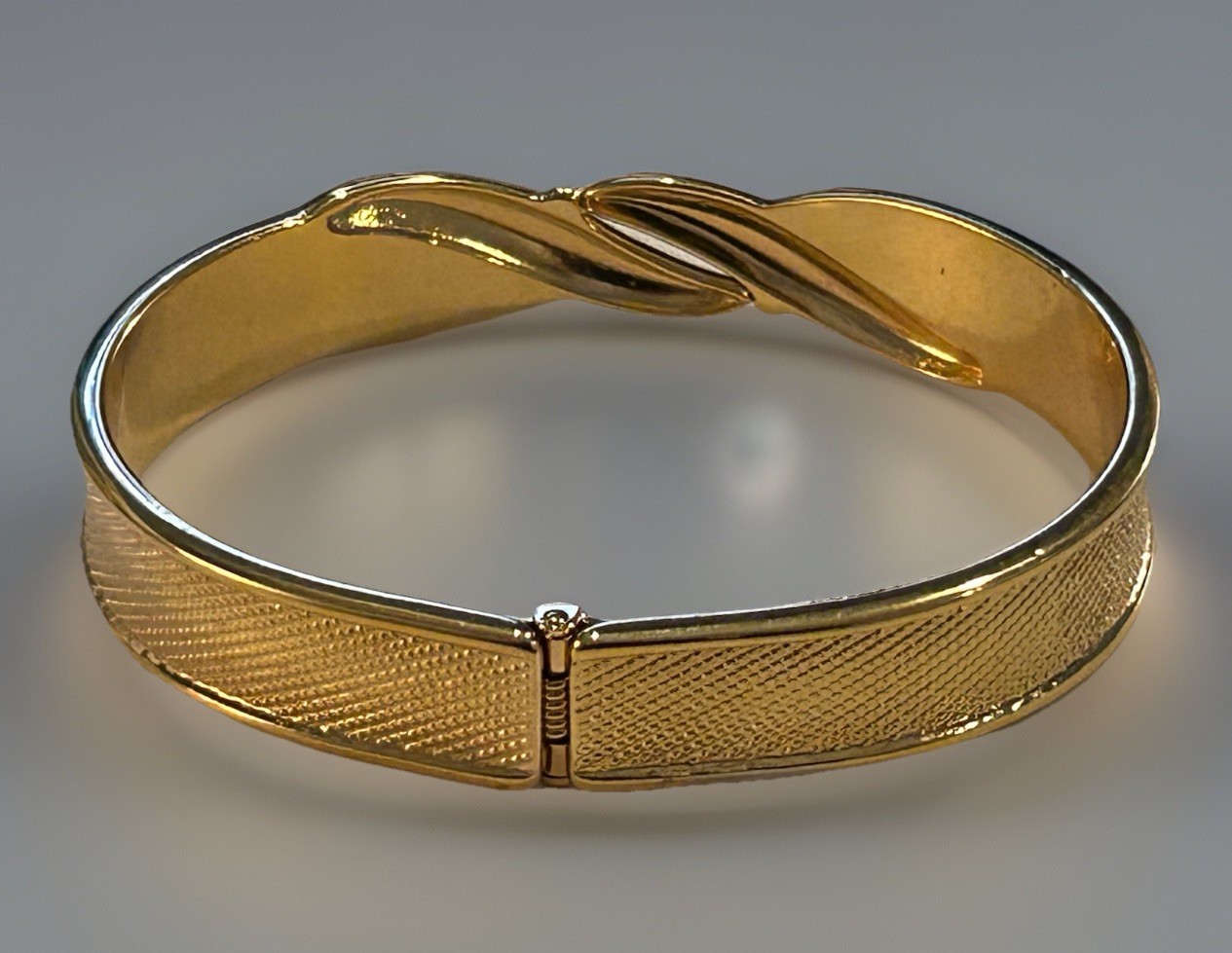 Vintage Monet Goldtone Gold Tone Textured Hinged Opening Bangled Bracelet SIGNED