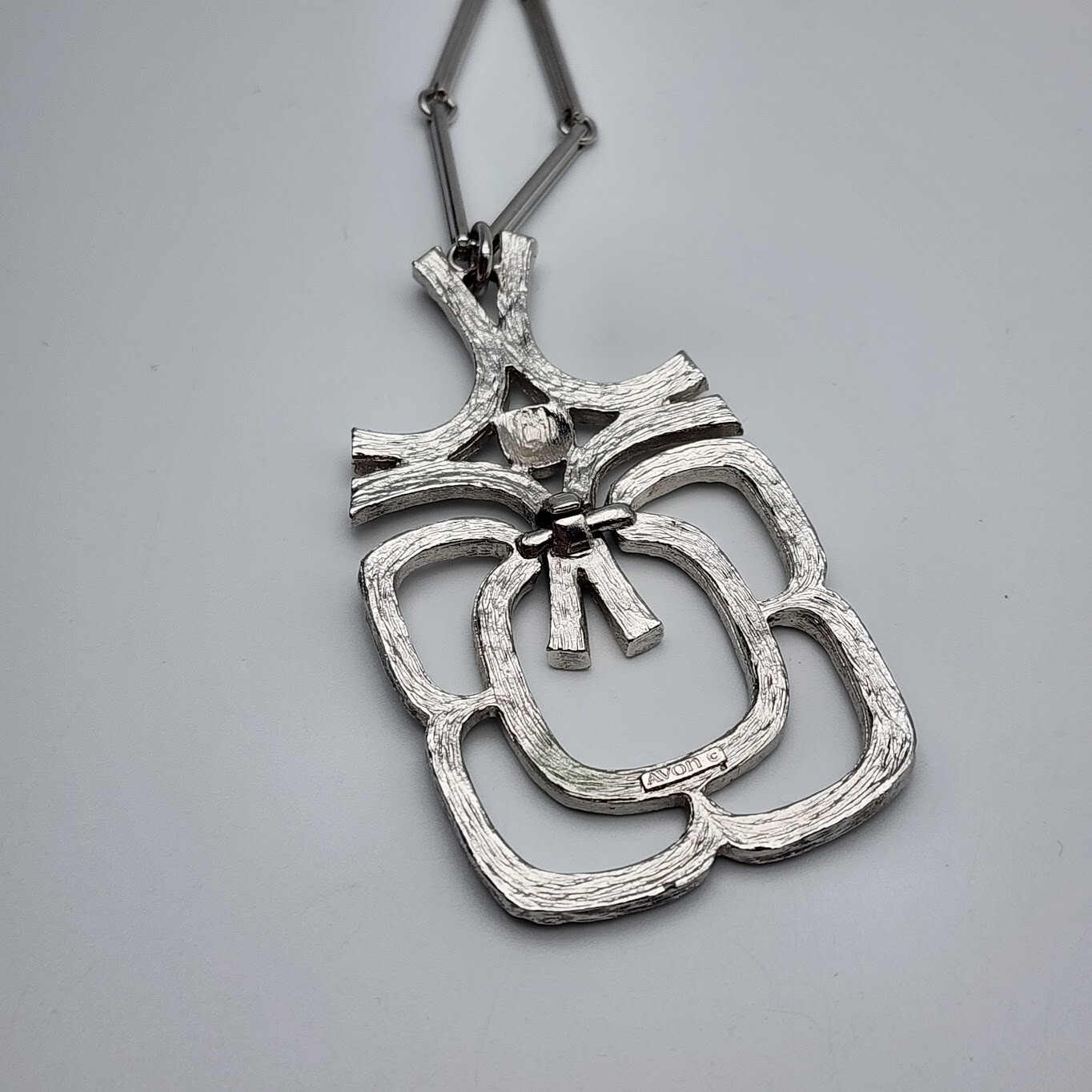 Vtg Mayan Articulated Pendant 1974 Avon Necklace Silver Tone Bar Link Chain