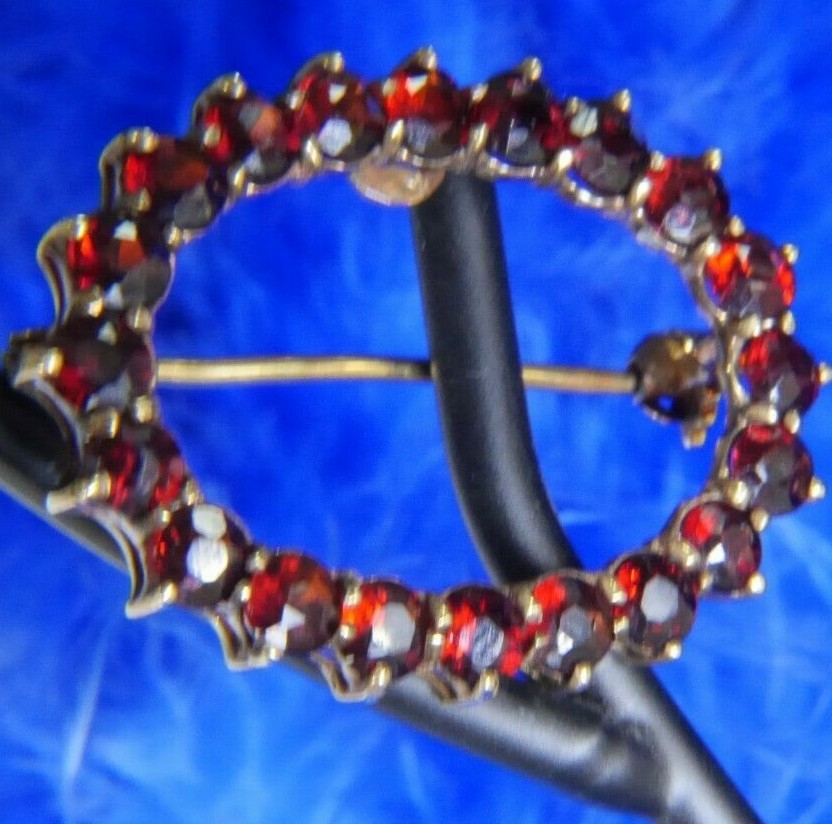 14k Yellow Gold 1 1/4″ x 7/8″ Garnet 3.5 mm x 20 Vintage BROOCH pin BROACH