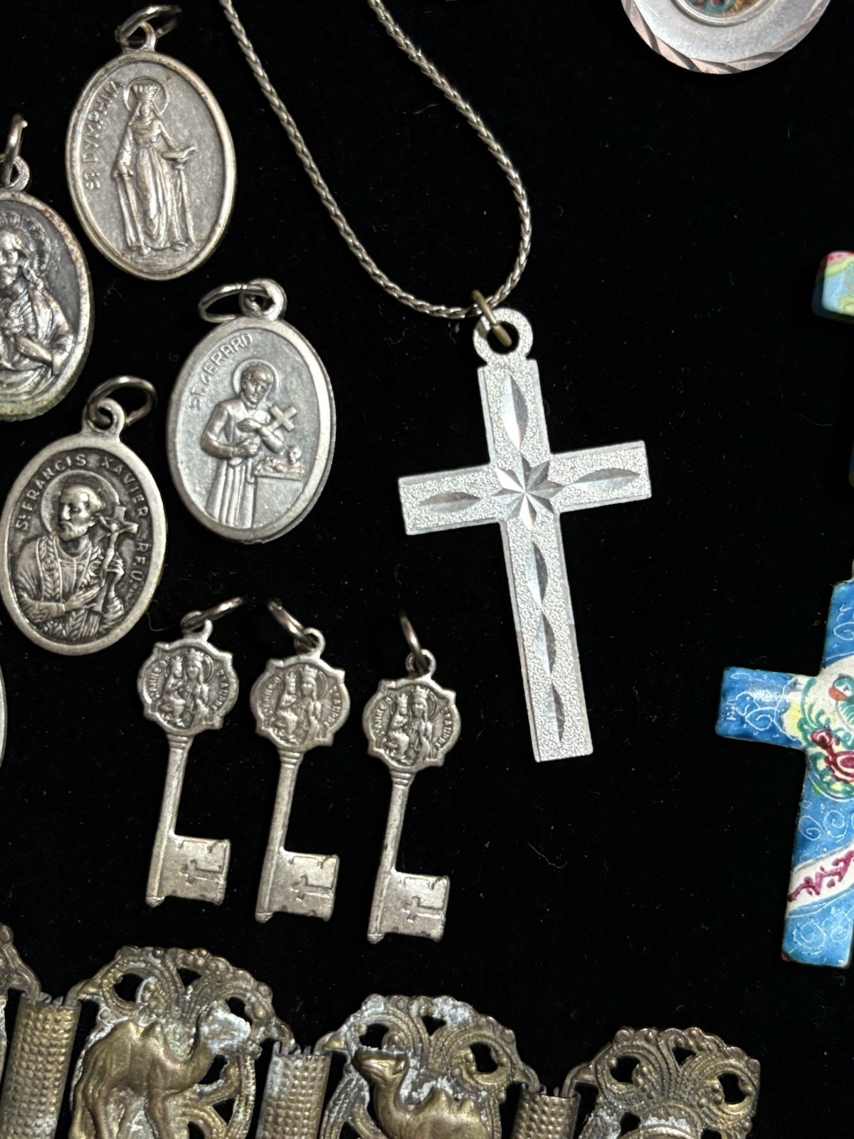 Vintage Religious Jewelry Lot 25 Pc Catholic Medallion Rosaries Few Marked Italy