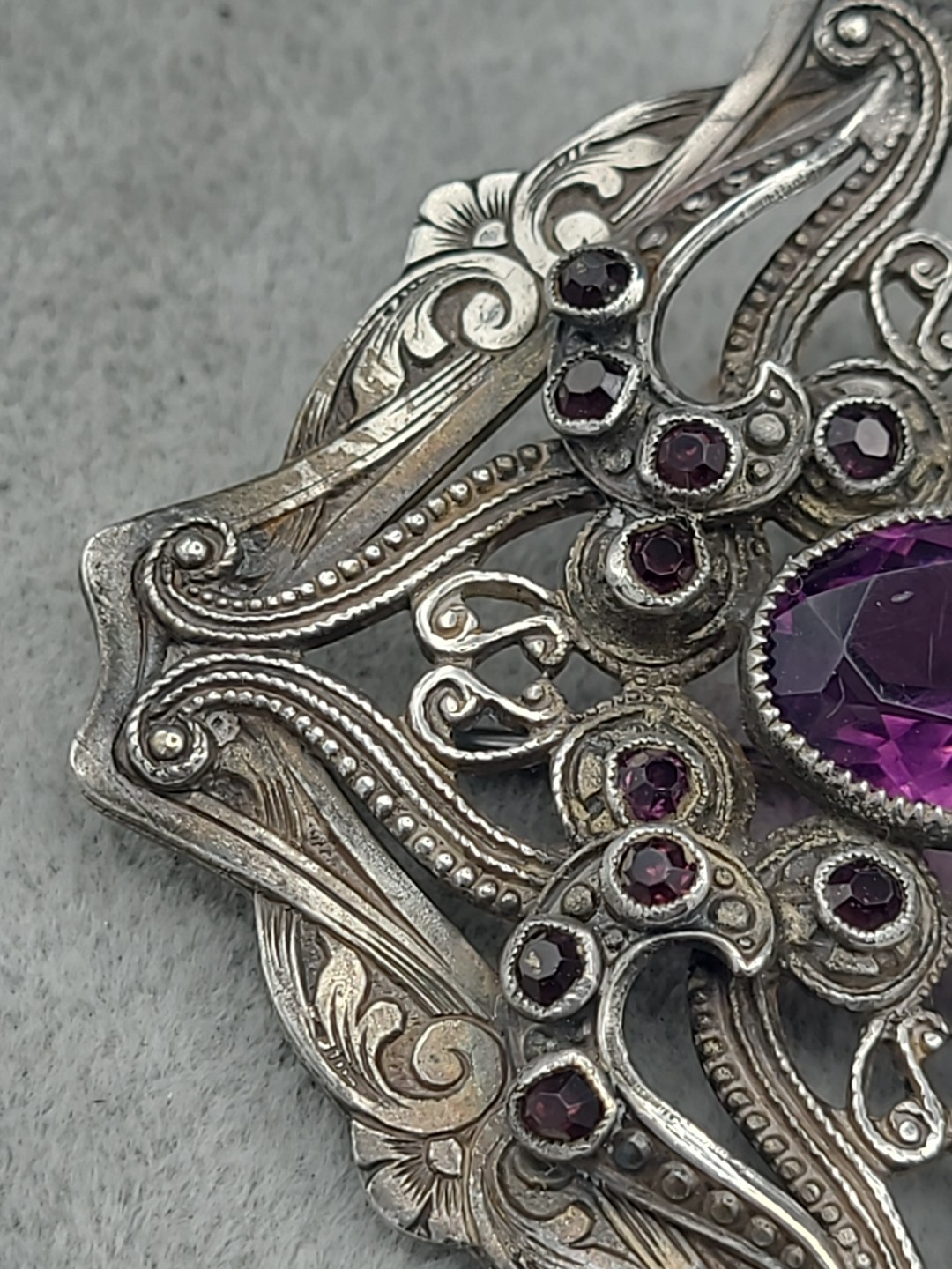 Vintage C-Clasp Art Deco Style Brooch Unknown Metal & Glass Stones Stamped 6839