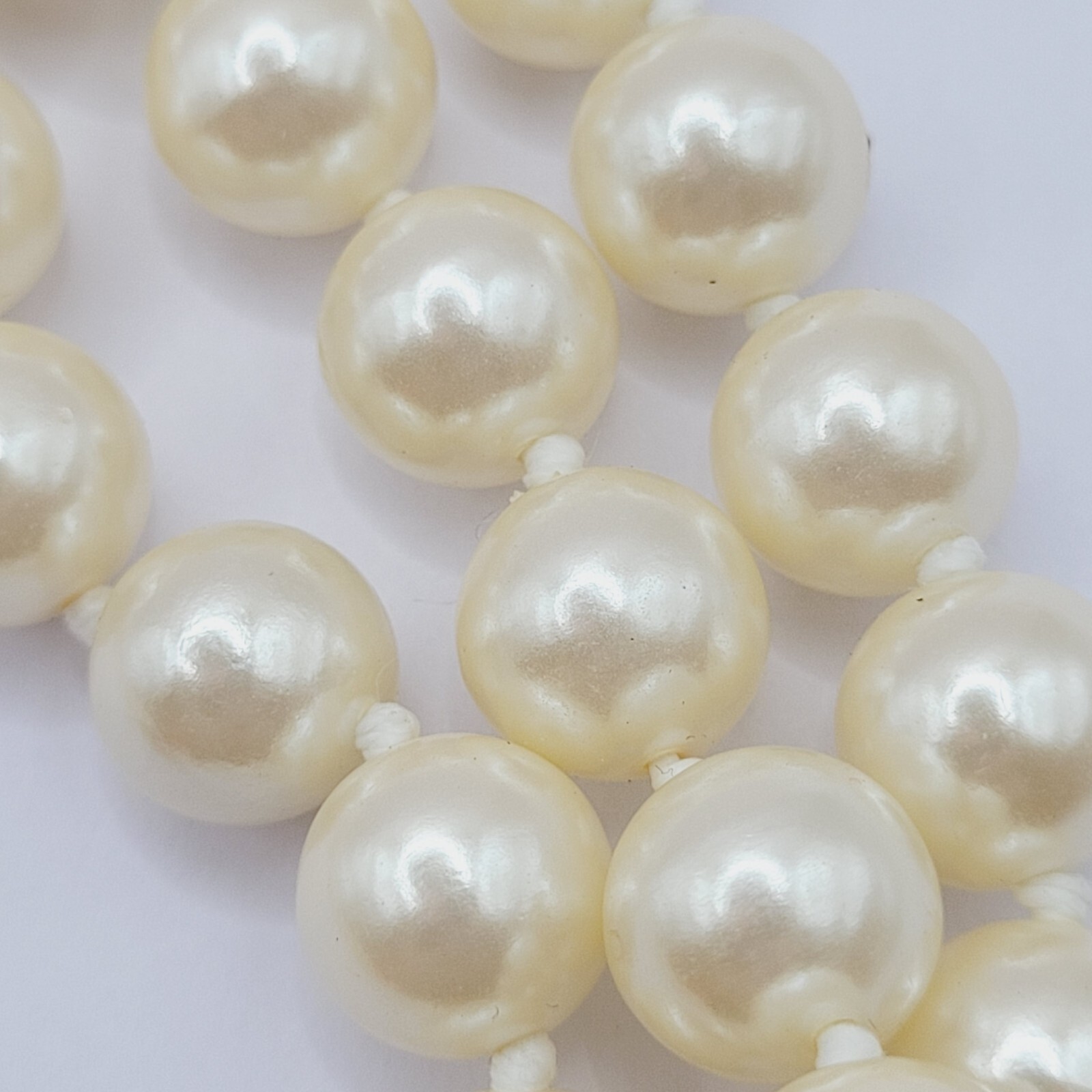 Triple Strand Faux Pearl Hand Knot Gold Tone Clam Shell Charm Clasp Vtg Necklace