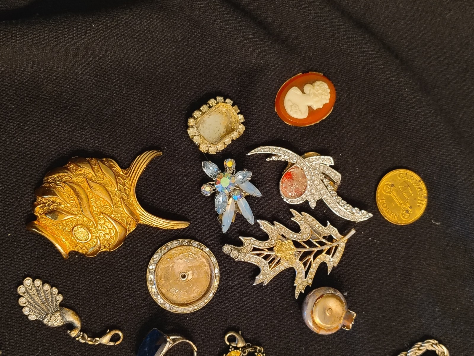 Nice Collection Of Vintage To Mid Modern Costume Jewelry Pieces