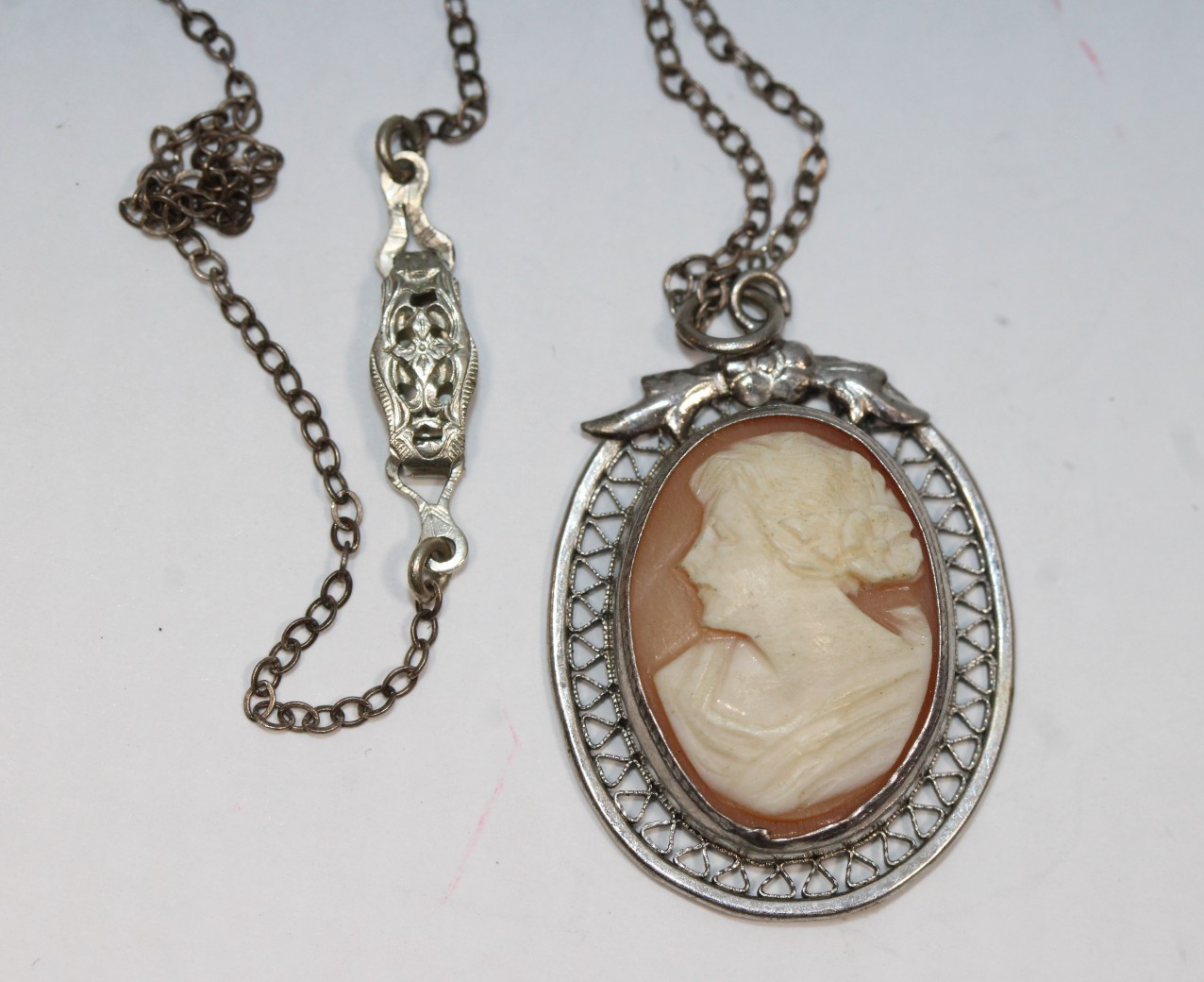 Vintage Cameo Left Facing Necklace Silver Ornate Metal Frame Beauty Theme #136