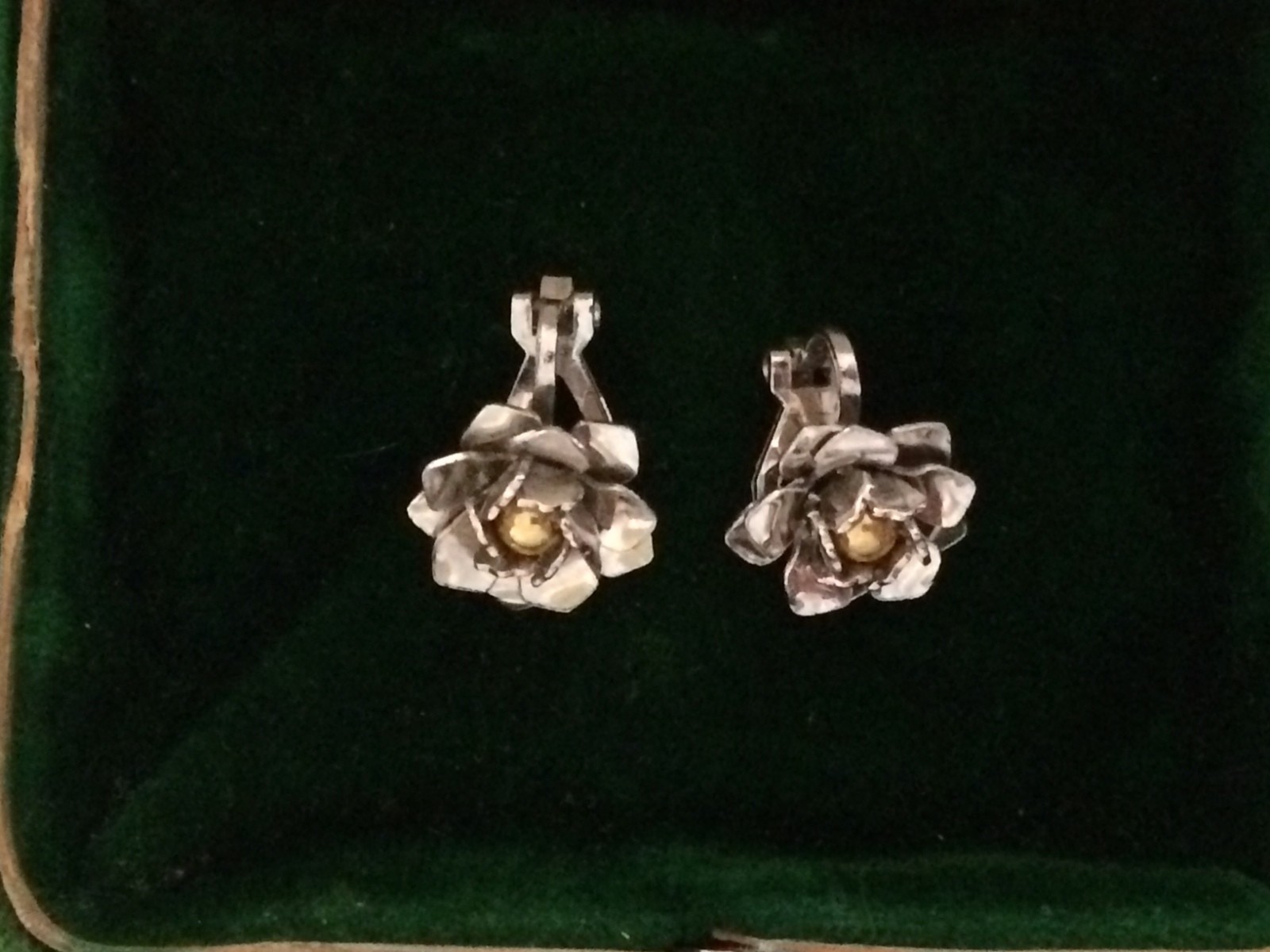 Vintage Silver Metal & Copper English Rose Floral Clip Earrings British Auction